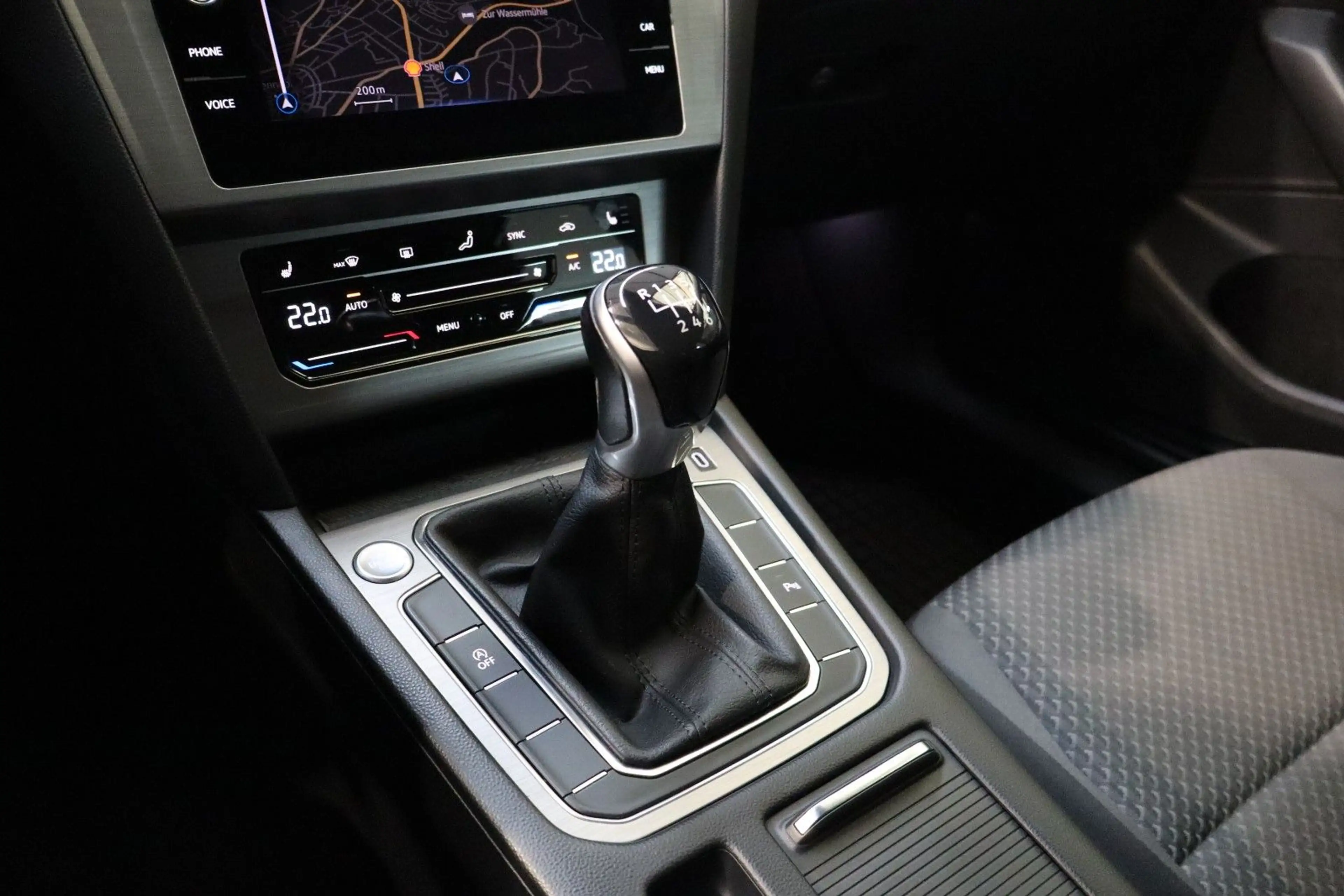 Volkswagen Passat Variant 2,0 TDI Conceptline DAB CarPlay — photo 13
