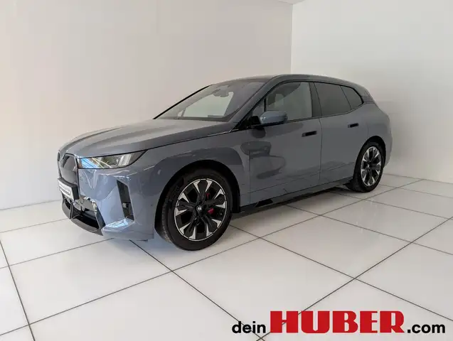 BMW iX xDrive45 Ansicht 1