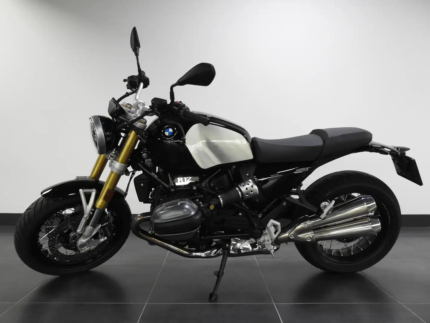 BMW R 12 nineT Negro - 2
