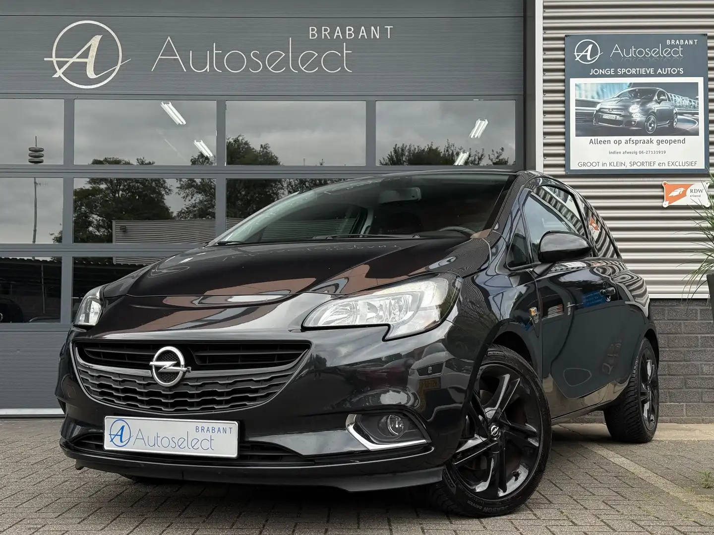 Opel Corsa 1.0 Turbo Color Edition Clima Cruise CarPlay Zwart - 1