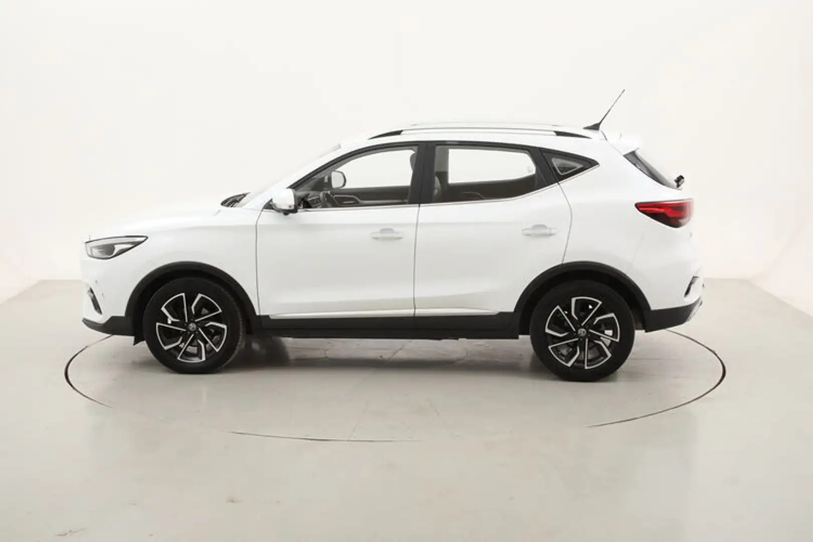 MG ZS Luxury 1.5 Benzina 106CV Bianco - 2