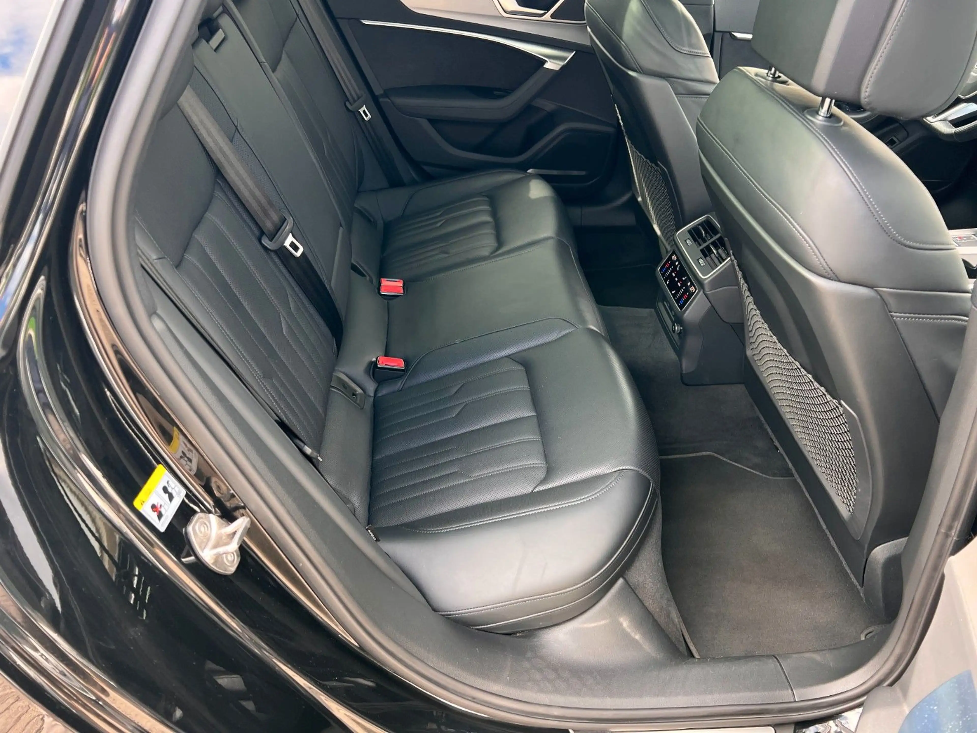 Audi RS6 Dynamik Paket 22" Massage 280 km/h Standhzg — photo 11