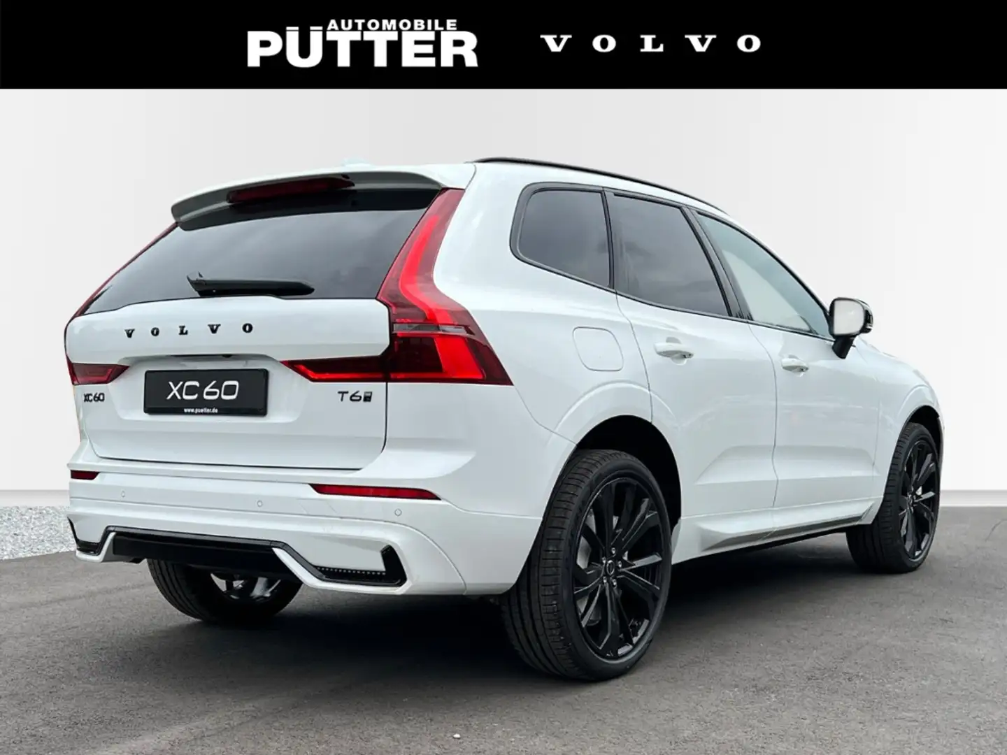 Volvo XC60 Recharge T6 AWD Plus Black Edition 21'' ACC Panora Weiß - 2