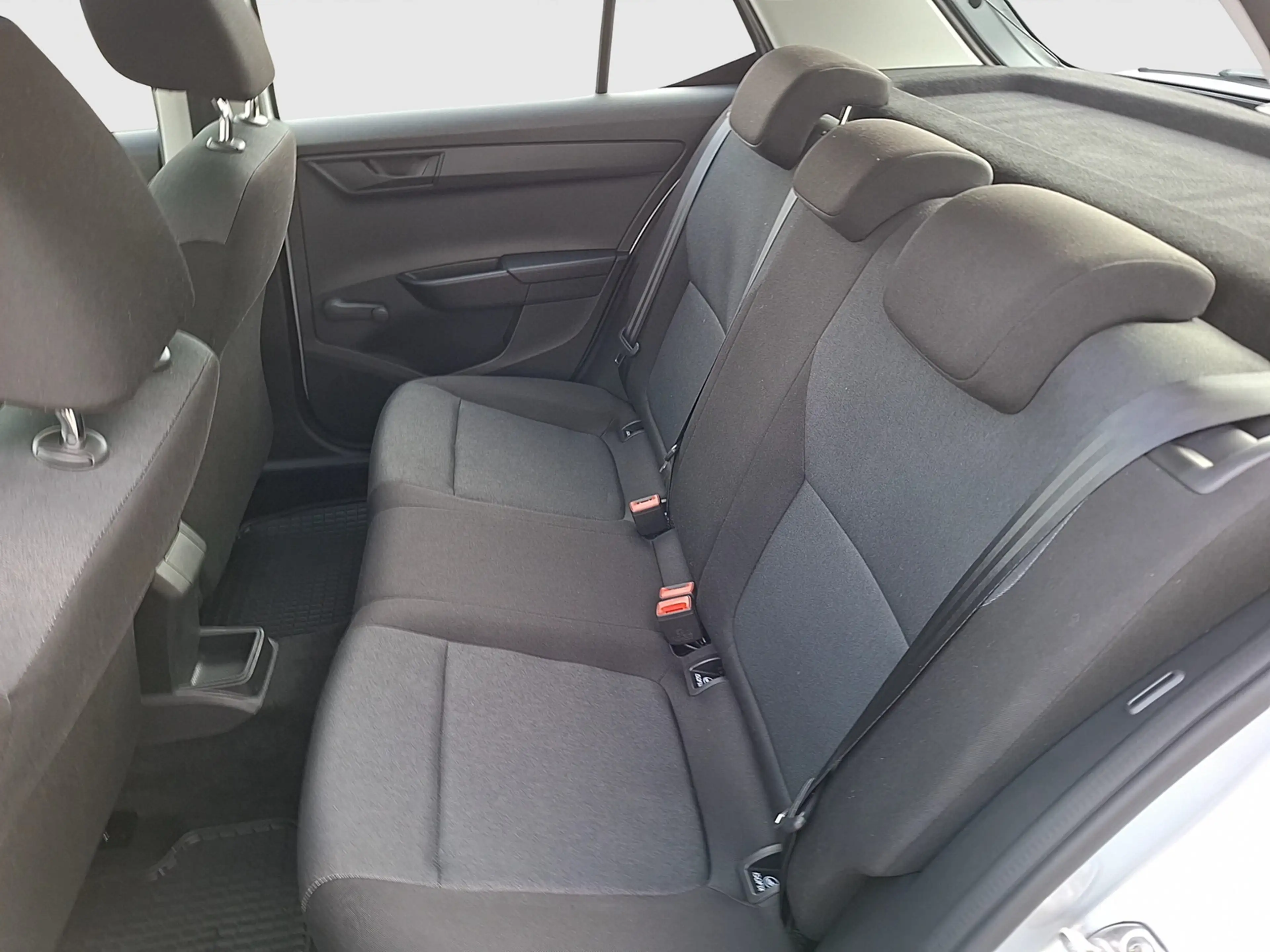 Skoda Fabia 1.0 Cool-Plus Klima DAB PDC SH — photo 12