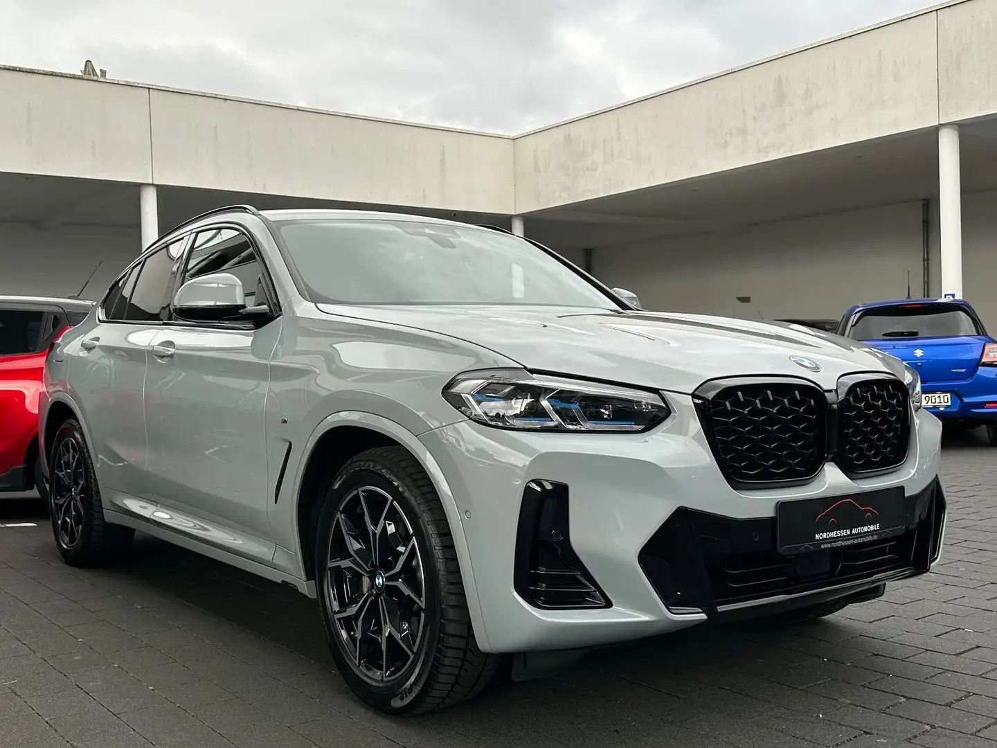 BMW X4 xDrive 30 d M Sport | Standheizung | H/K Серый - 2
