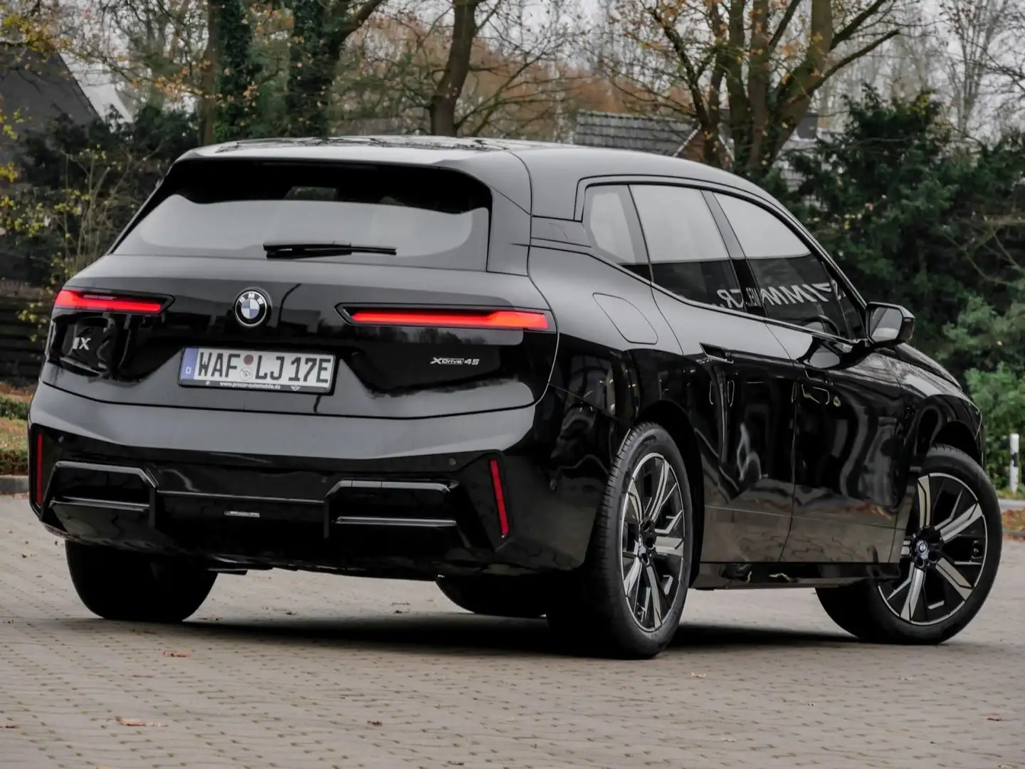 BMW iX xDrive45 M Sport HUD 0,25% ACC RFK NAVI LED Nero - 2