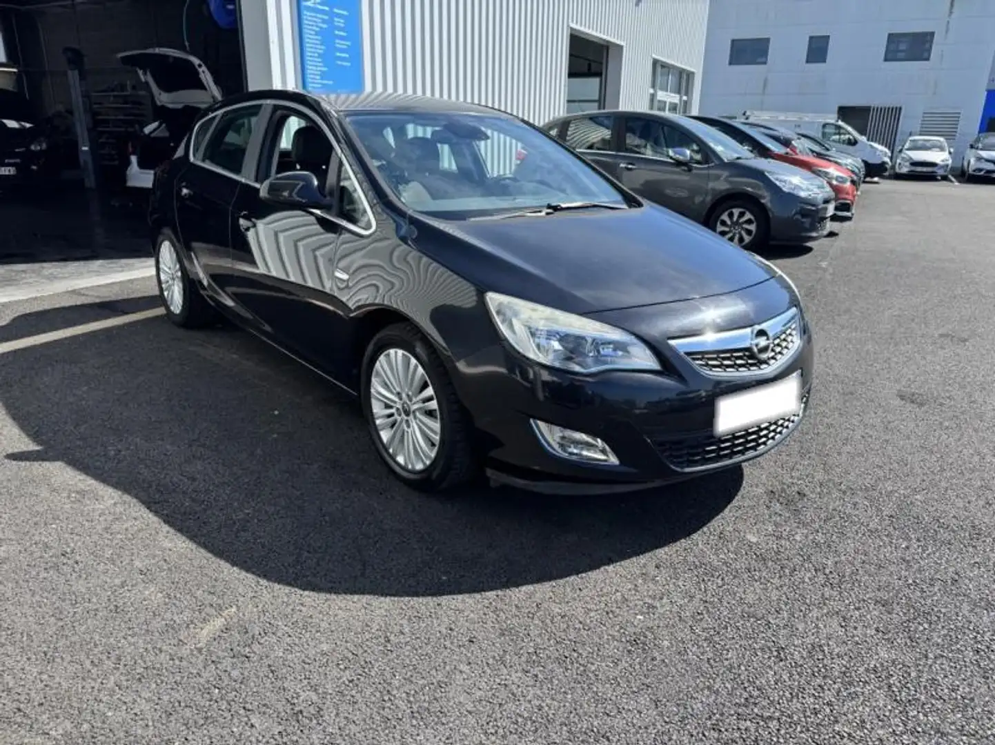 Opel Astra 1.7 CDTI110 FAP Cosmo Noir - 2