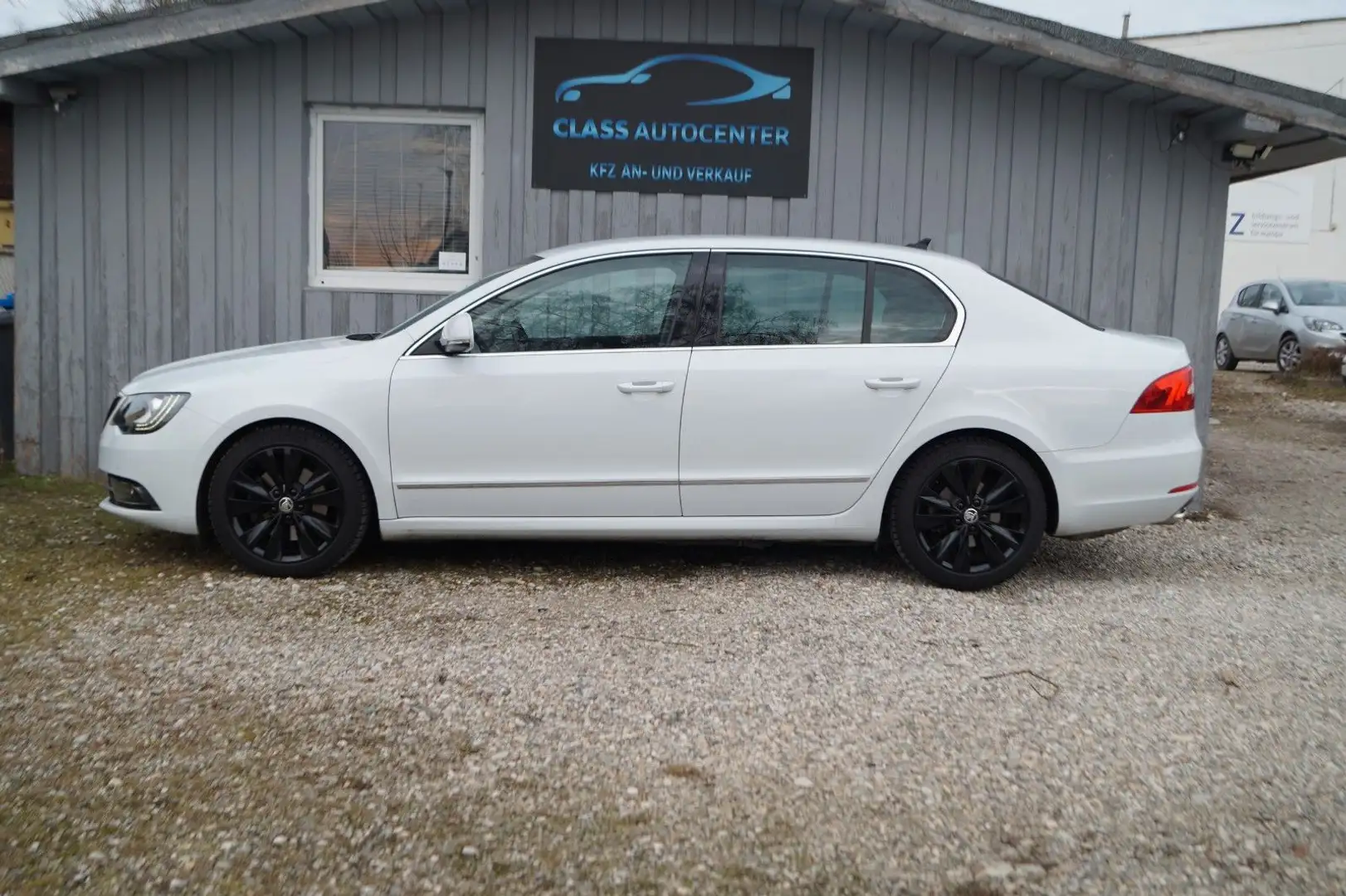 Skoda Superb Elegance|NAVI|4xSitzheizung|Automatik| Bianco - 2