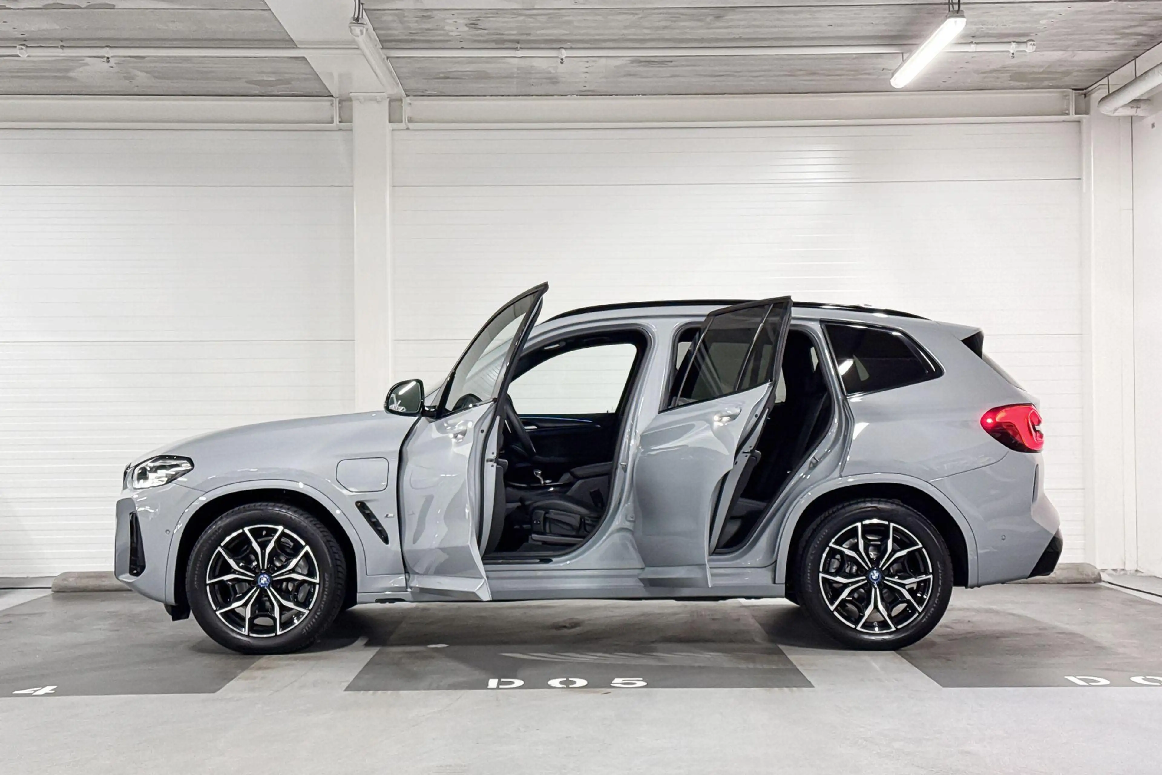 BMW X3 xDrive30e Business Edition Plus — photo 3