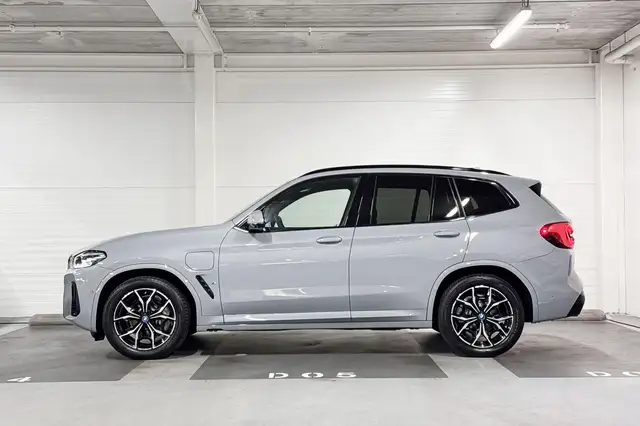 BMW X3 view 2
