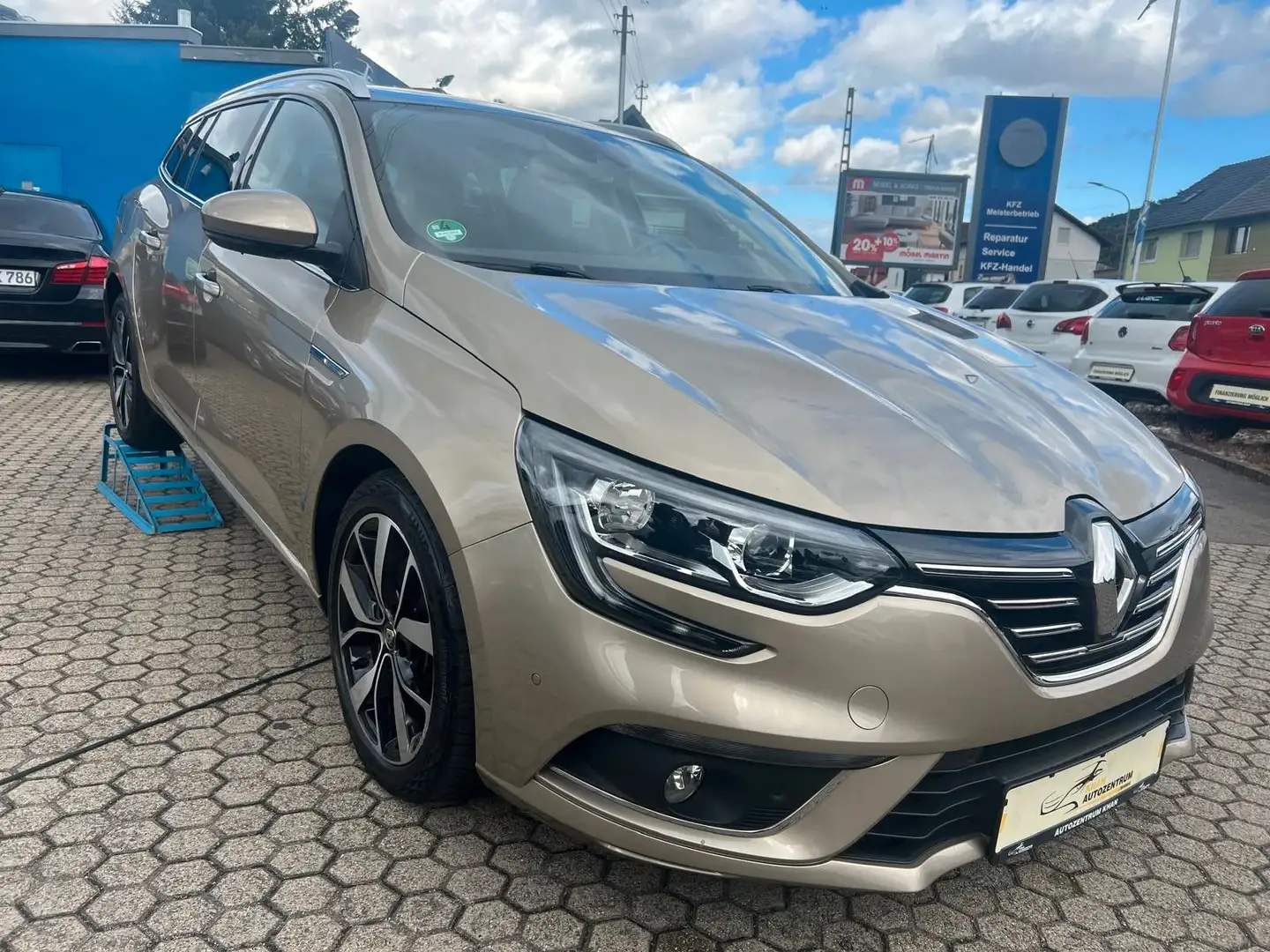 Renault Megane IV Grandtour BOSE-Edition/SHZ/NAVI/KAMERA Beige - 1