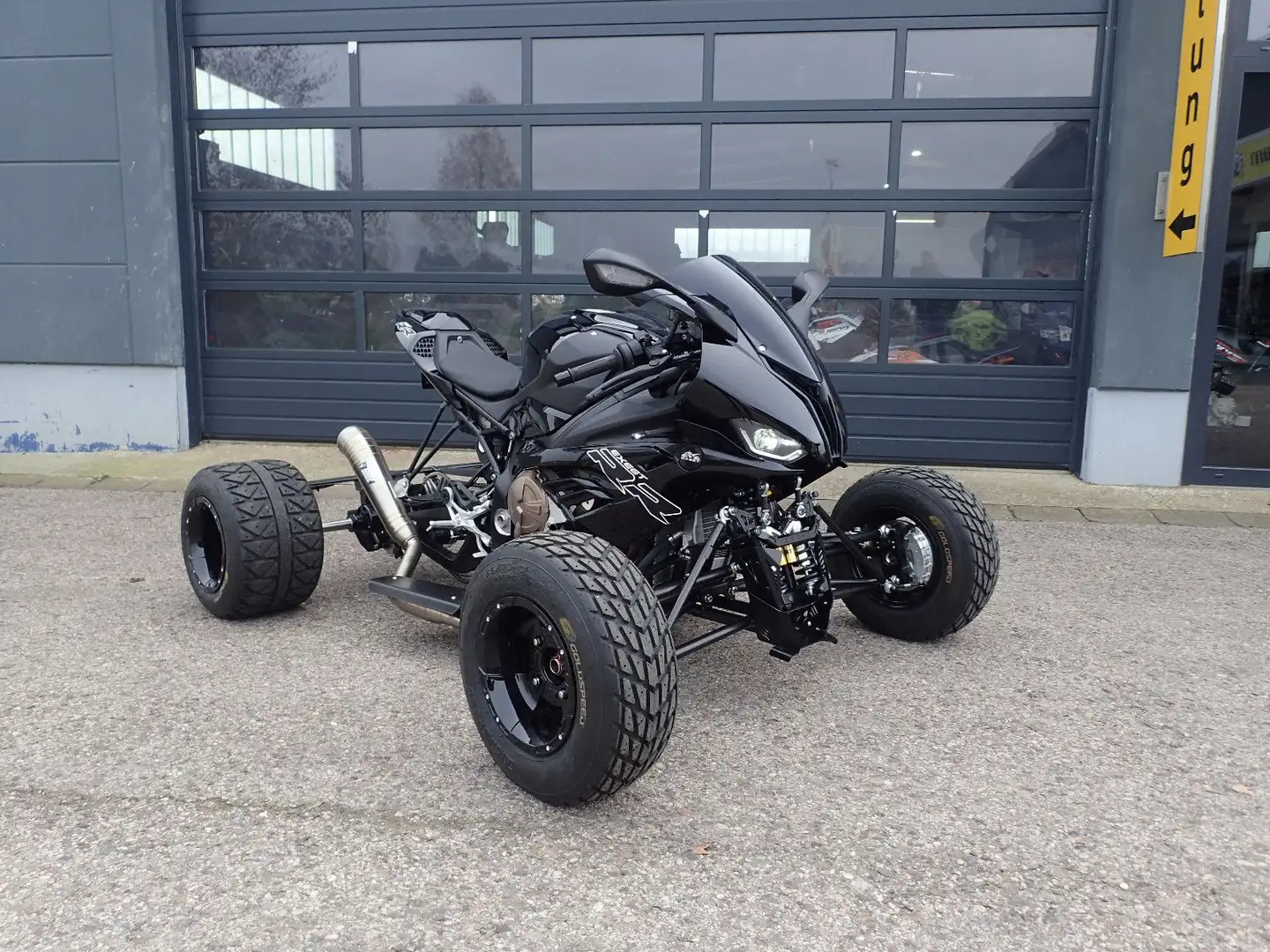 BMW Exeet S1000RR Hyperquad Schwarz - 1