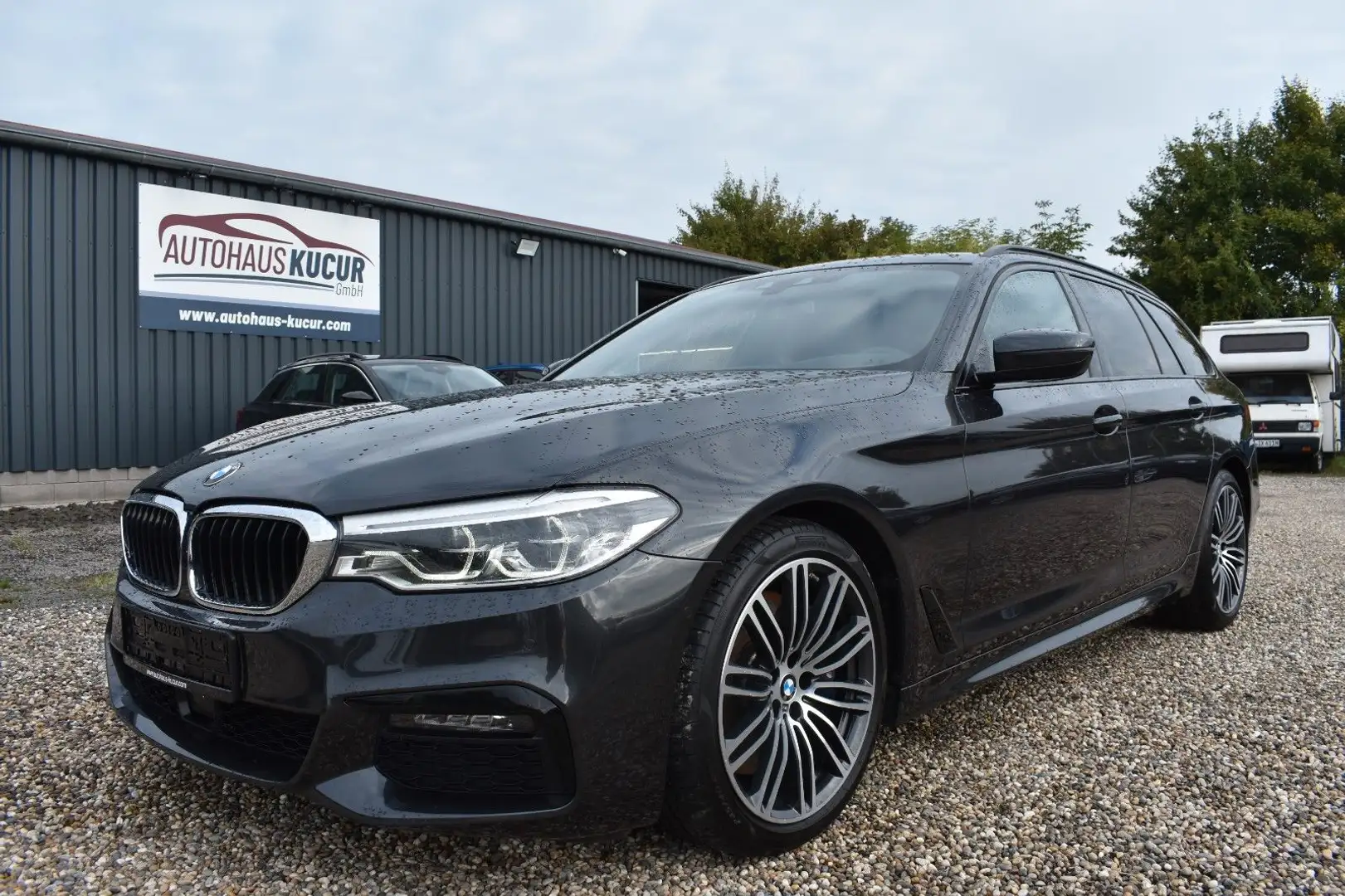 BMW 540 d Touring xDrive M Sport HUD H&K Keyless go Grau - 1