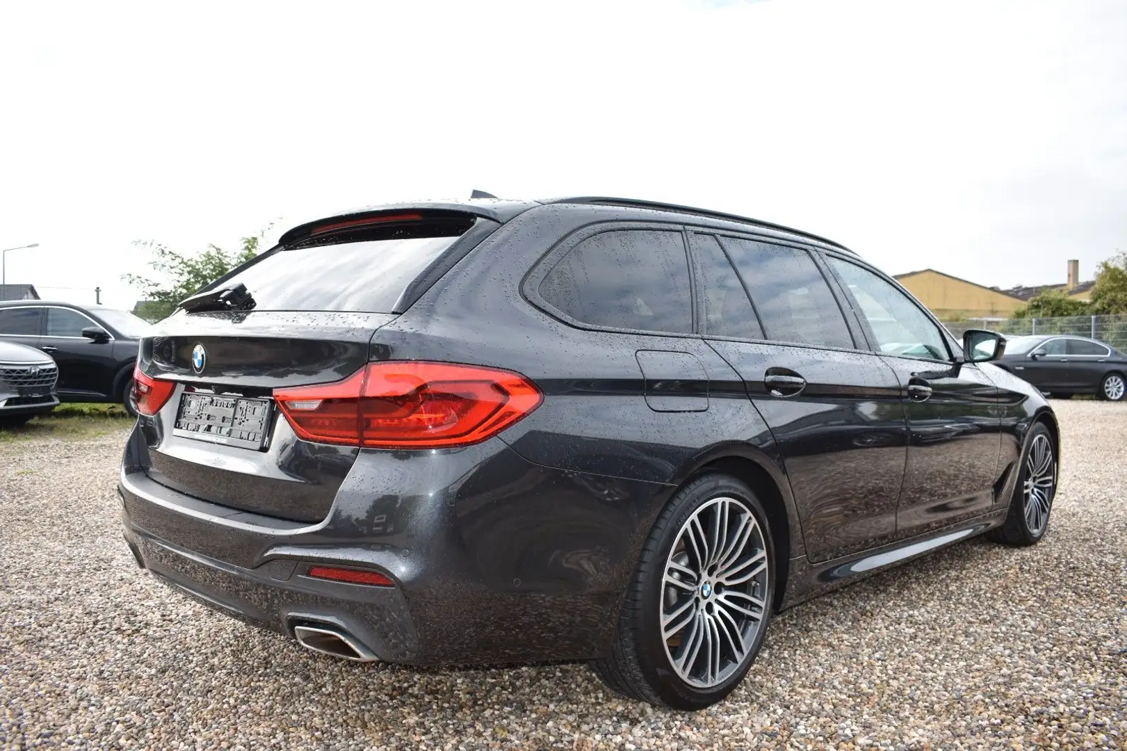 BMW 540 d Touring xDrive M Sport HUD H&K Keyless go Grau - 2