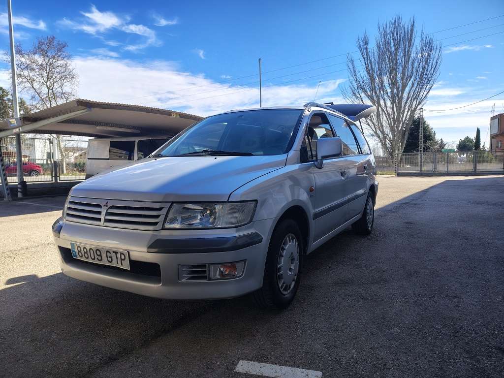 Mitsubishi Space Wagon 2.4 GDI GLX Plus - foto 1