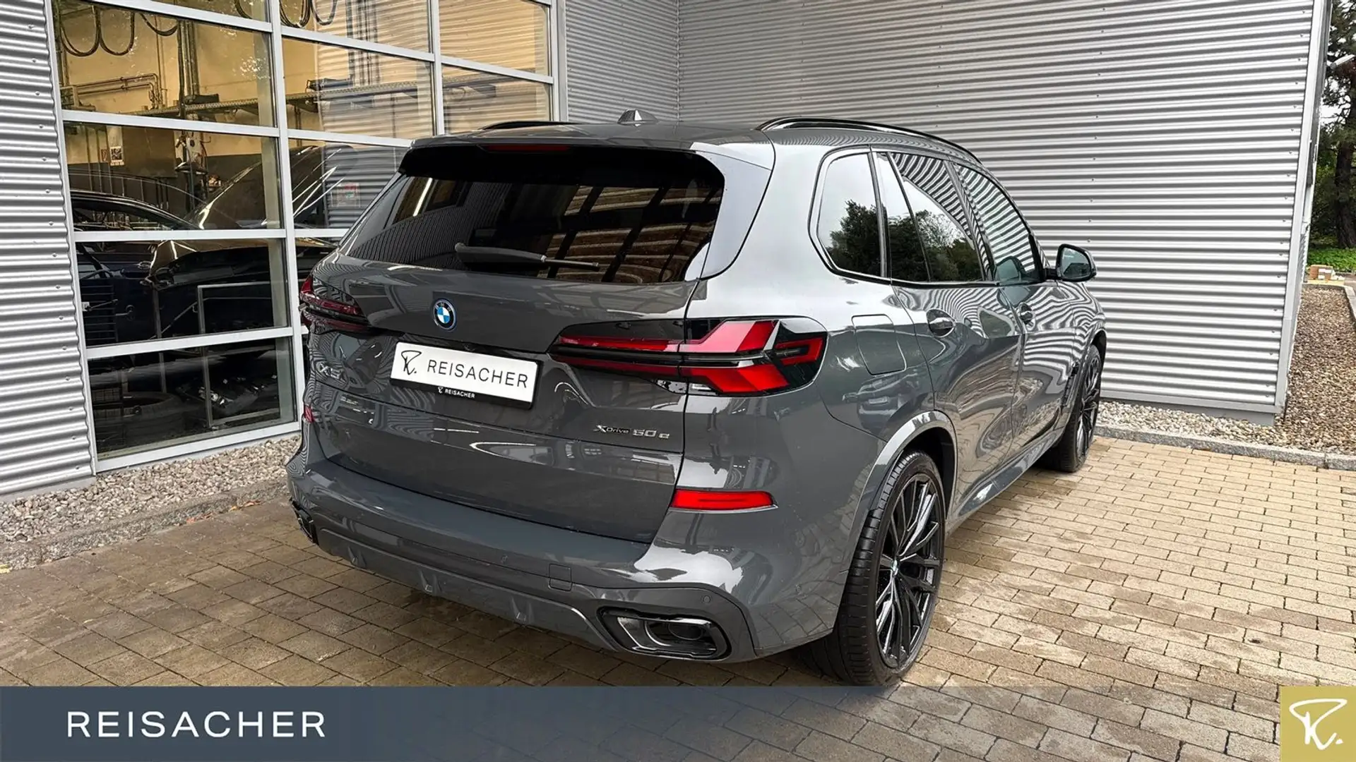 BMW X5 xDrive50e A M-Sport,M-Sport PRO,SkyLou,AHK,DA Grau - 2