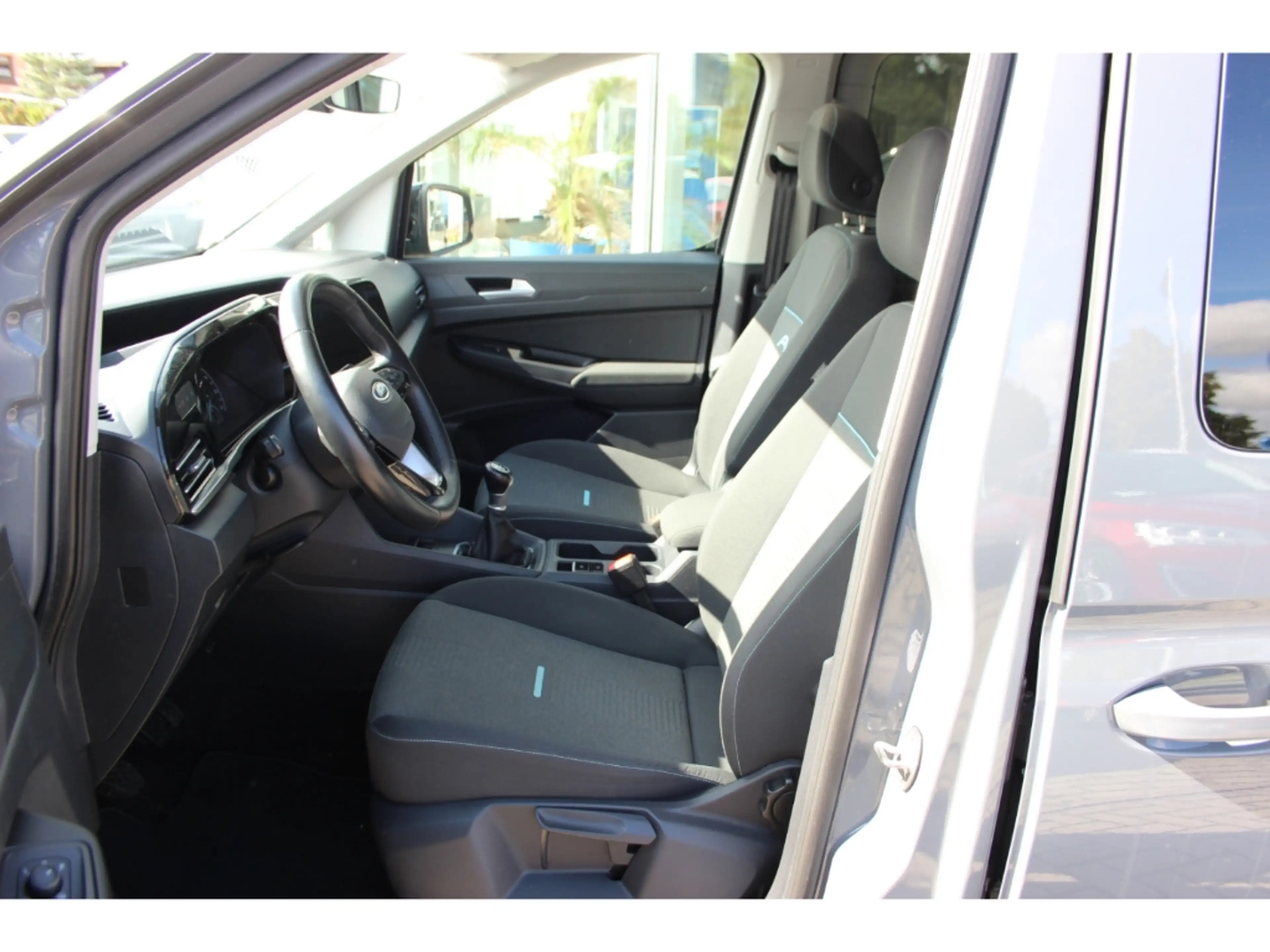 Ford Grand Tourneo 2.0 Active L2 Allrad Pano LED — photo 8