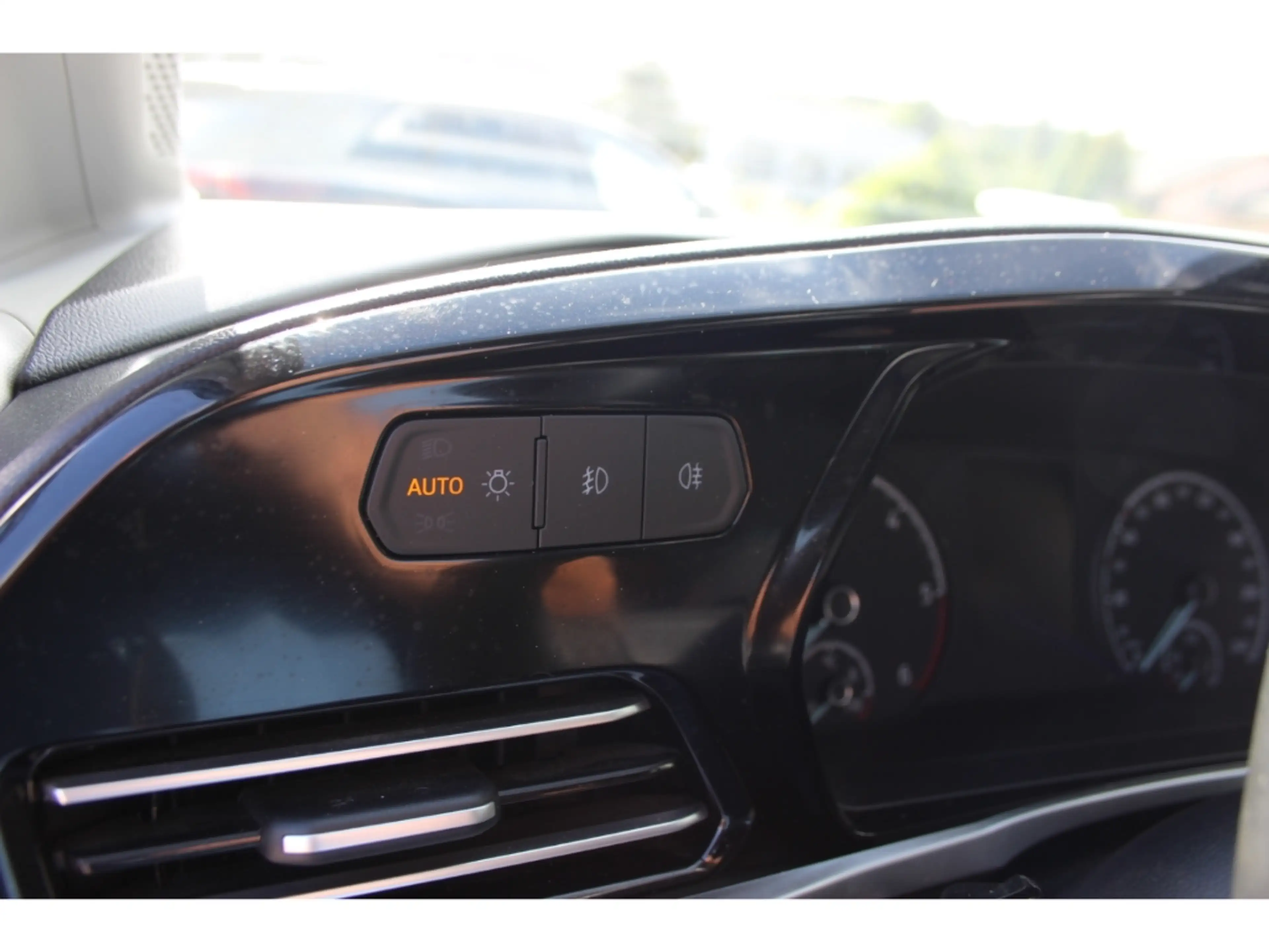 Ford Grand Tourneo 2.0 Active L2 Allrad Pano LED — photo 7