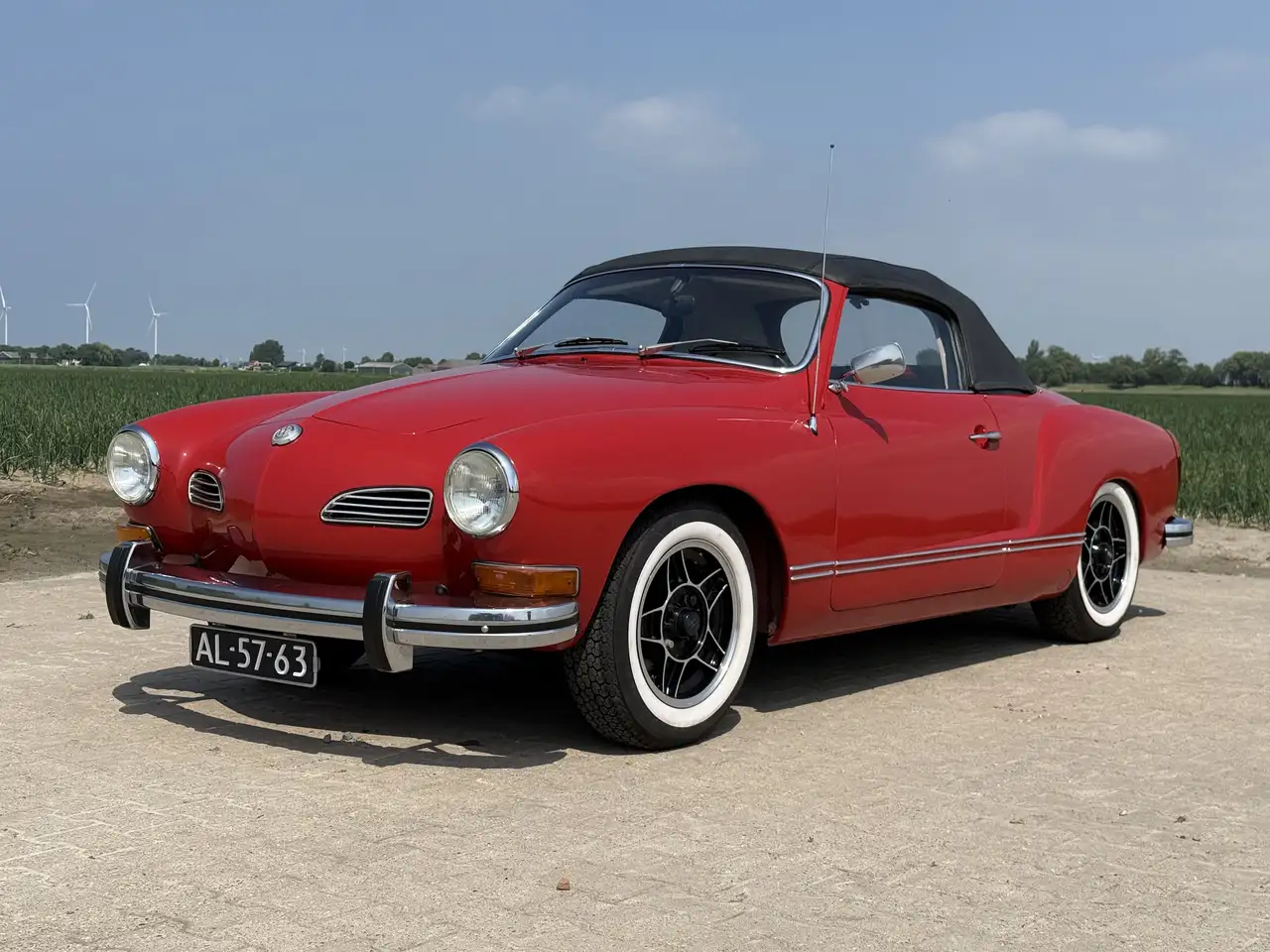 Volkswagen Karmann Ghia Cabrio, foto 1