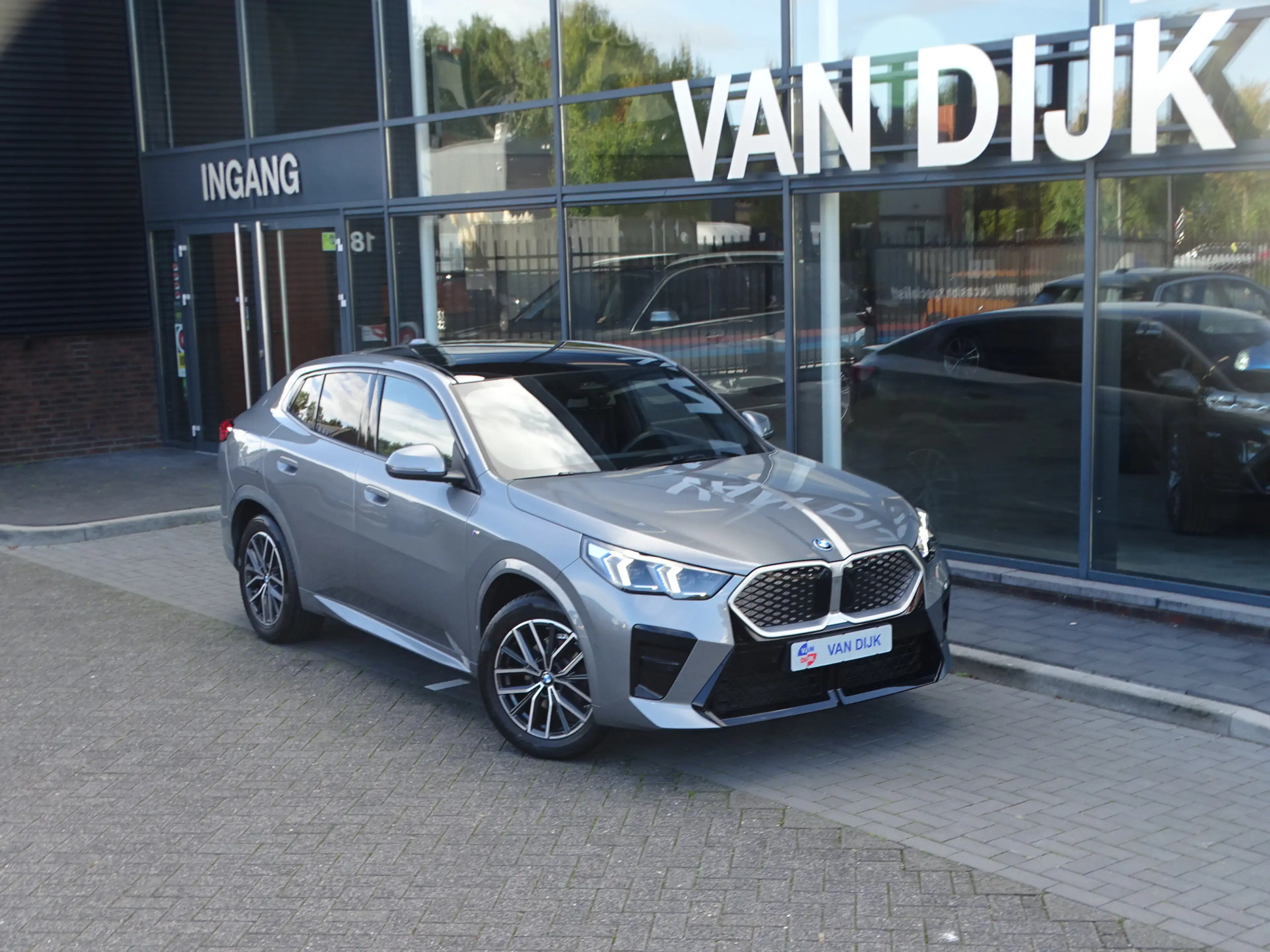 BMW iX2 eDrive20 M Sport Panoramadak Head-Up Harman Kardon — photo 3