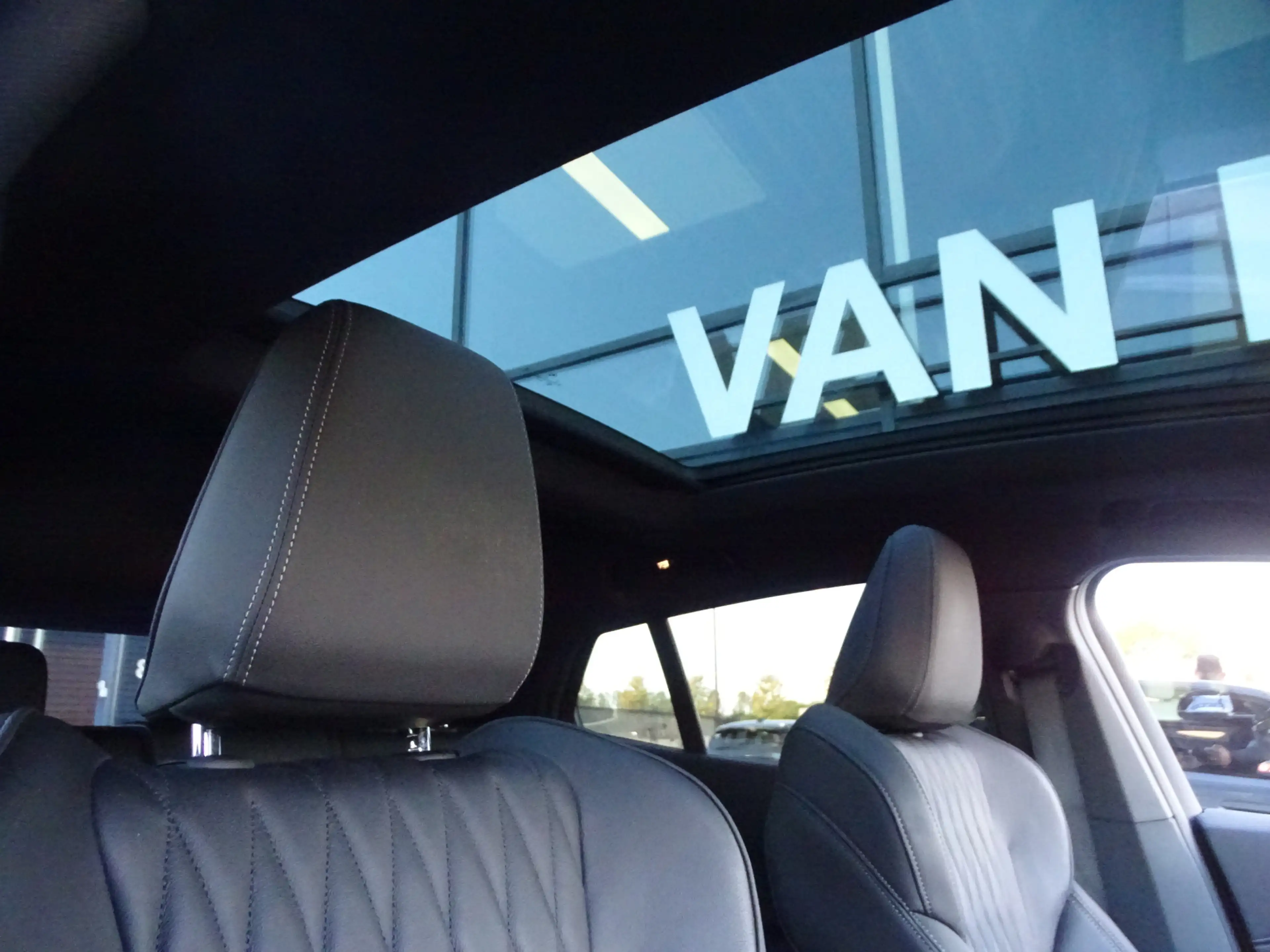 BMW iX2 eDrive20 M Sport Panoramadak Head-Up Harman Kardon — photo 40