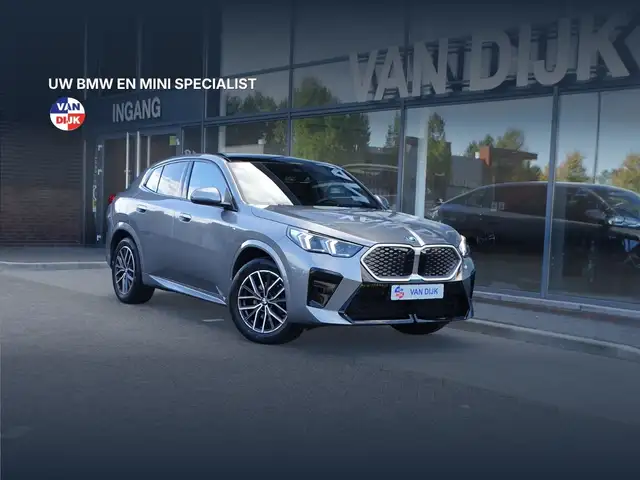 BMW iX2 eDrive20 M Sport Panoramadak Head-Up Harman Kardon