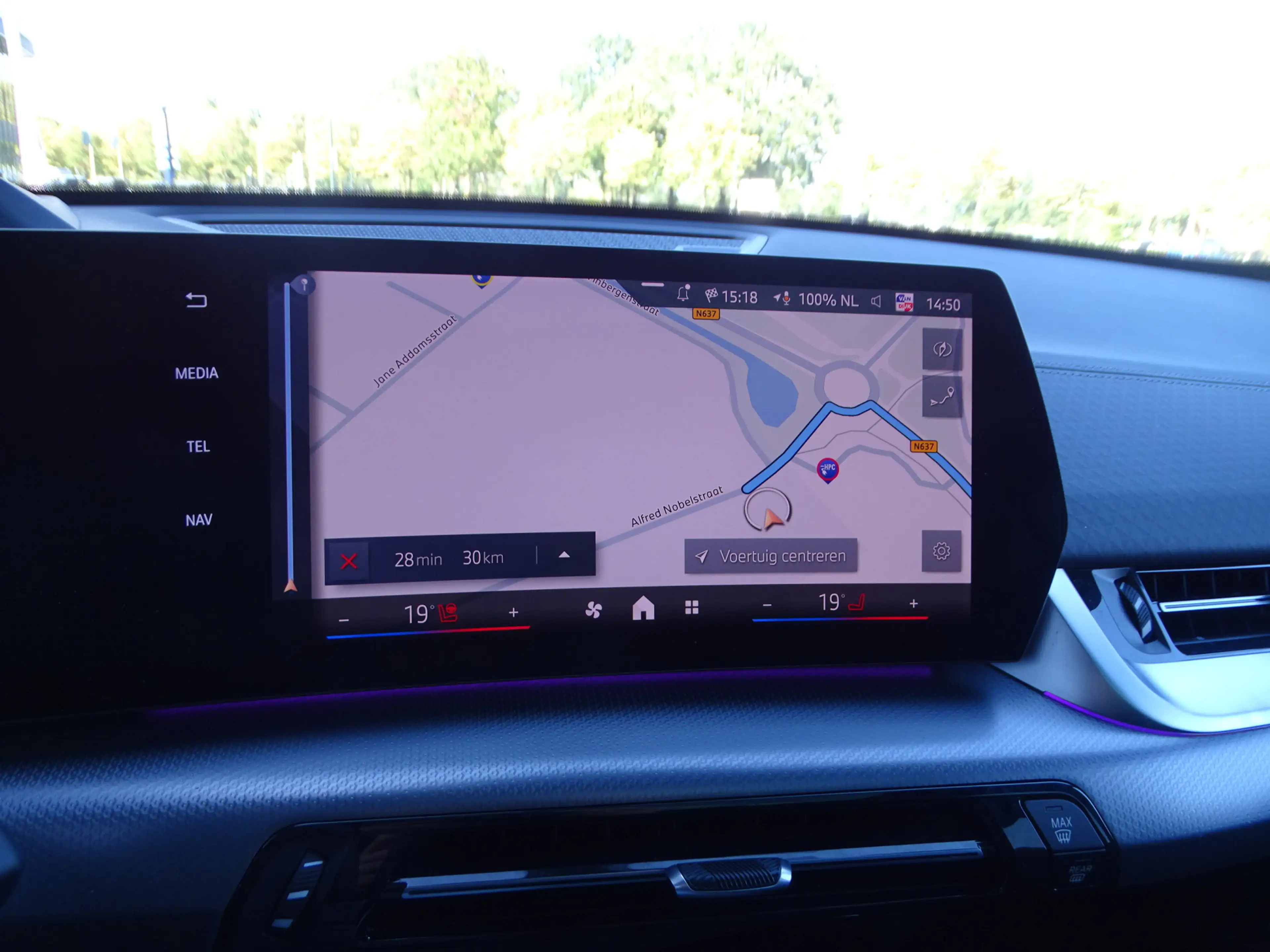 BMW iX2 eDrive20 M Sport Panoramadak Head-Up Harman Kardon — photo 32