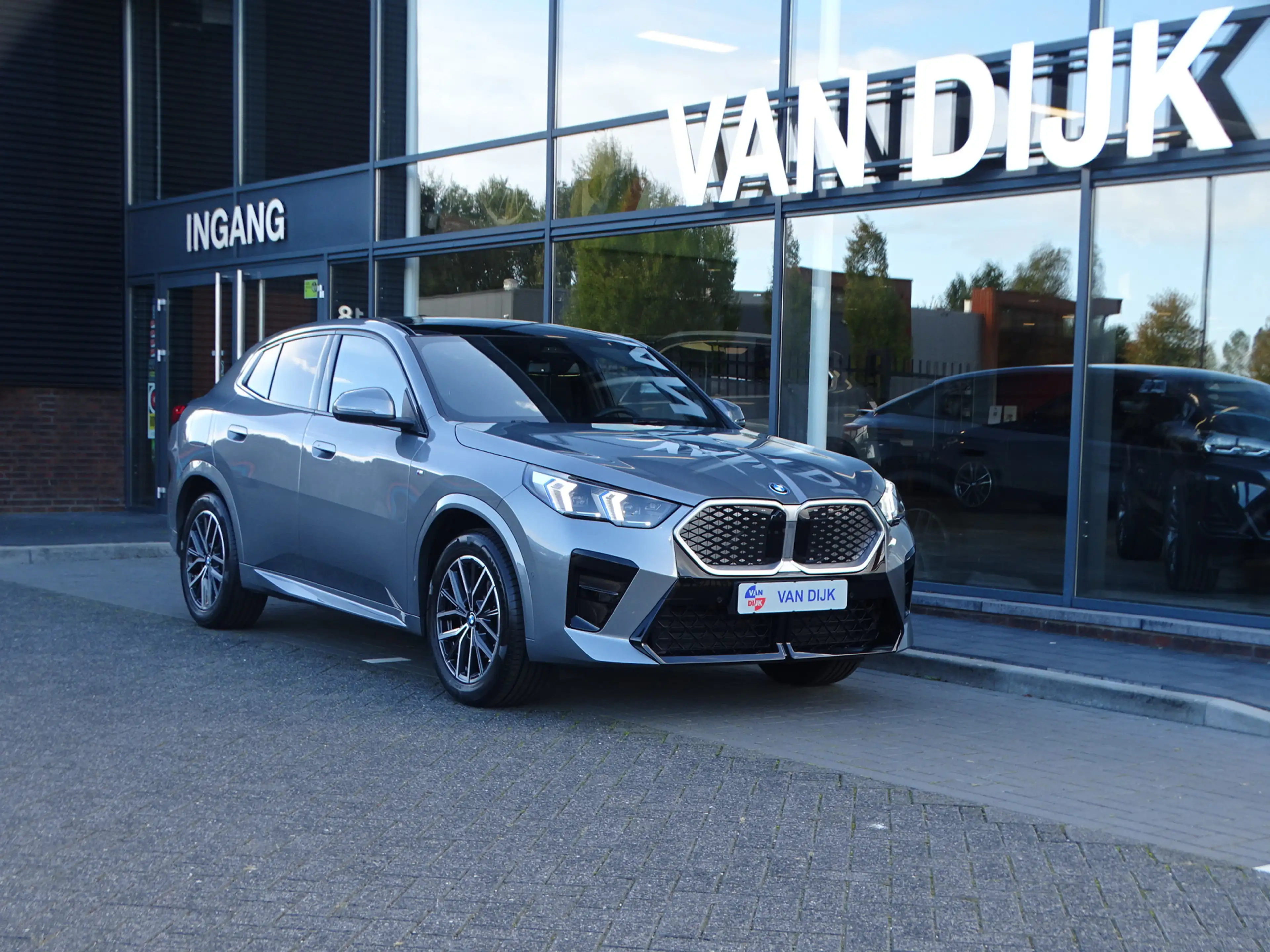 BMW iX2 eDrive20 M Sport Panoramadak Head-Up Harman Kardon — photo 41