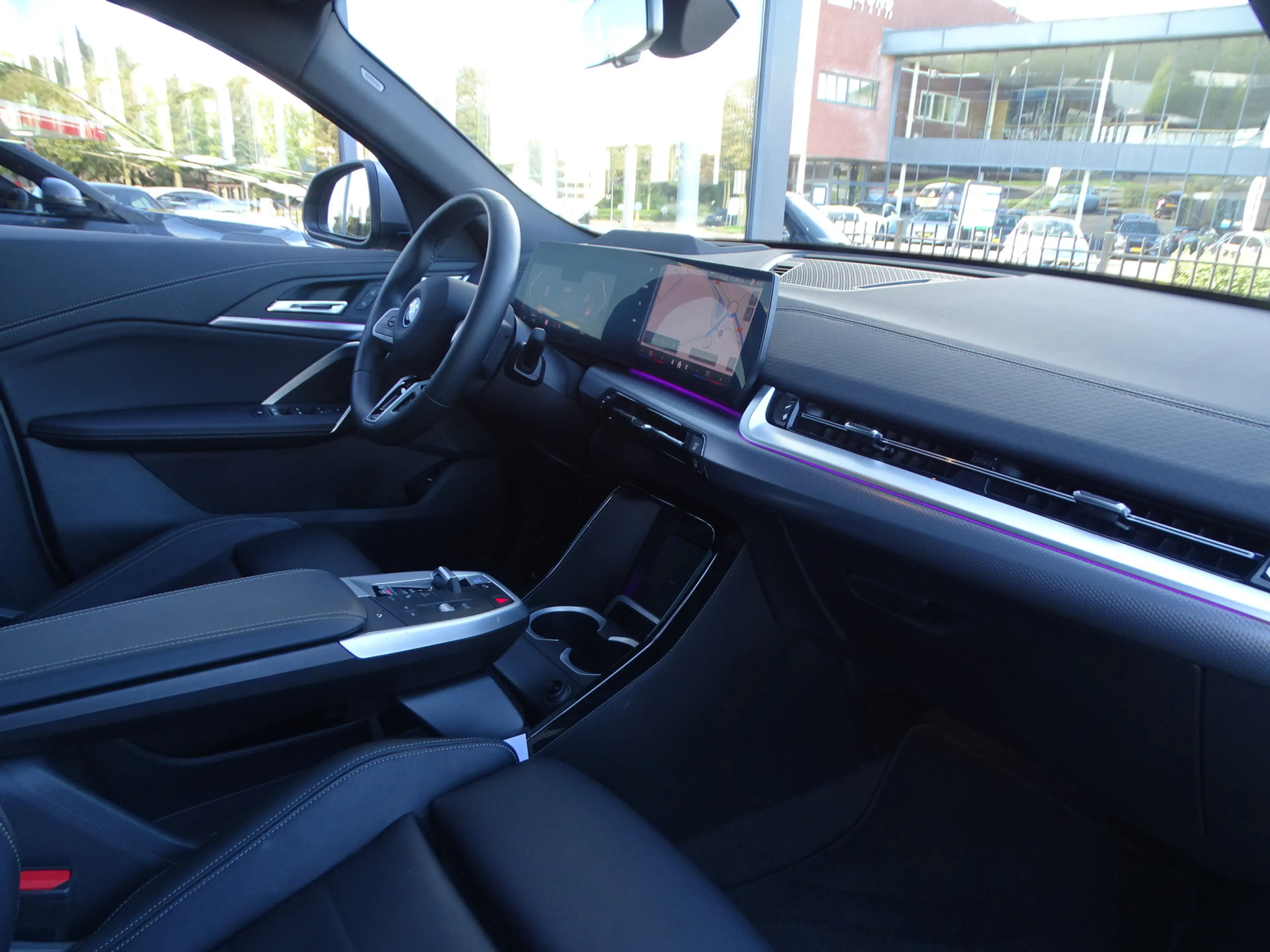 BMW iX2 eDrive20 M Sport Panoramadak Head-Up Harman Kardon — photo 39