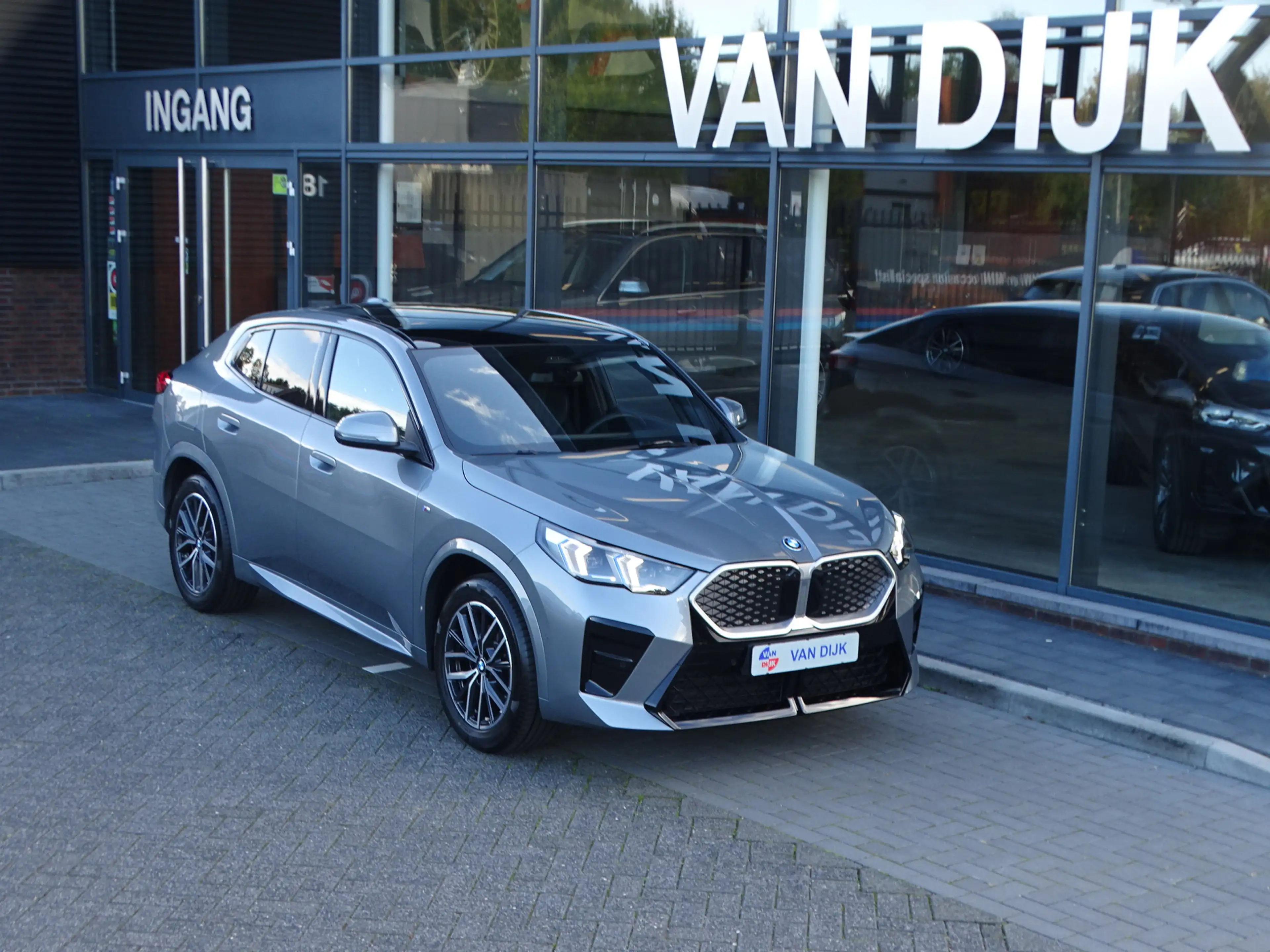 BMW iX2 eDrive20 M Sport Panoramadak Head-Up Harman Kardon — photo 42