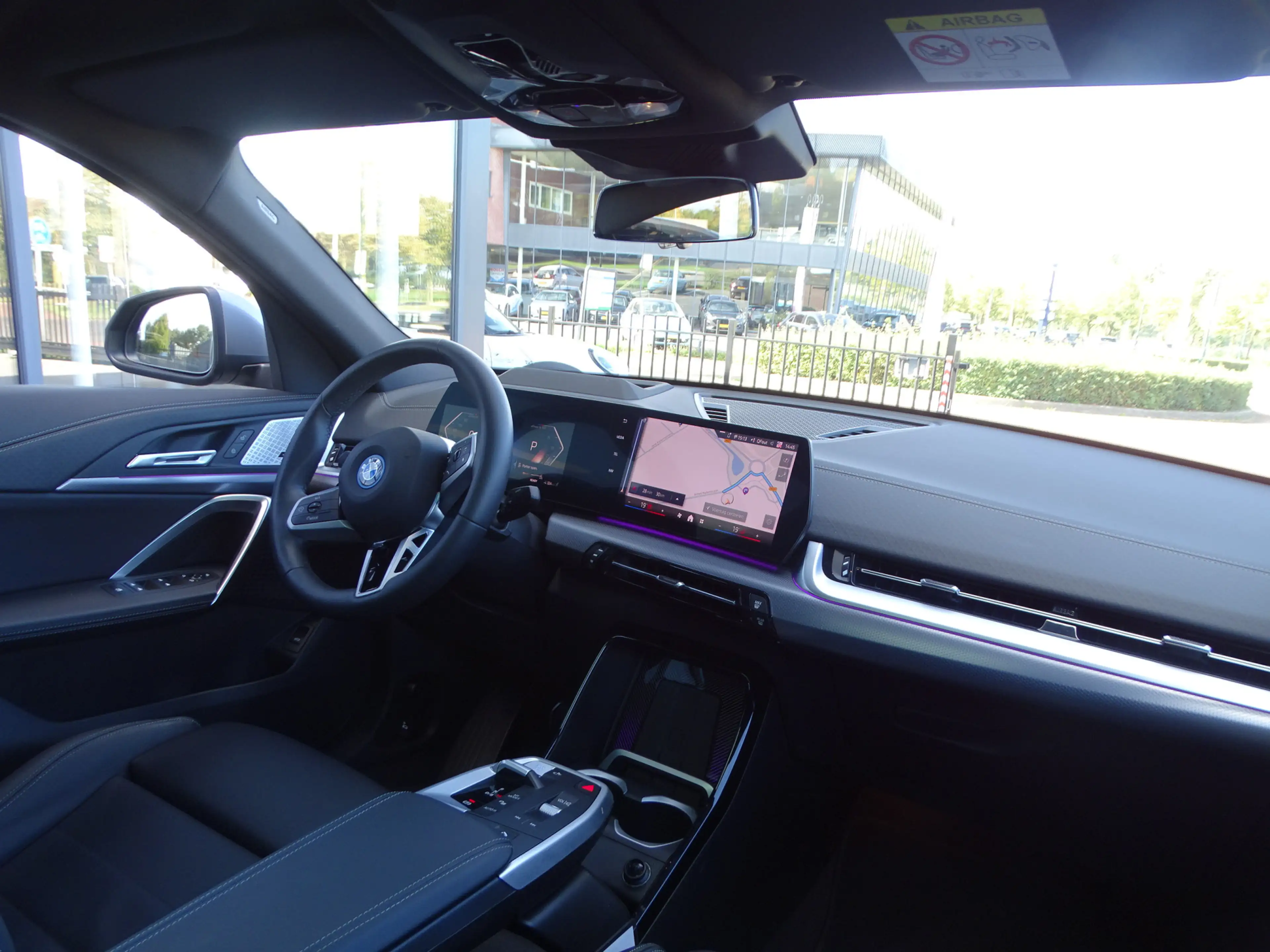 BMW iX2 eDrive20 M Sport Panoramadak Head-Up Harman Kardon — photo 8