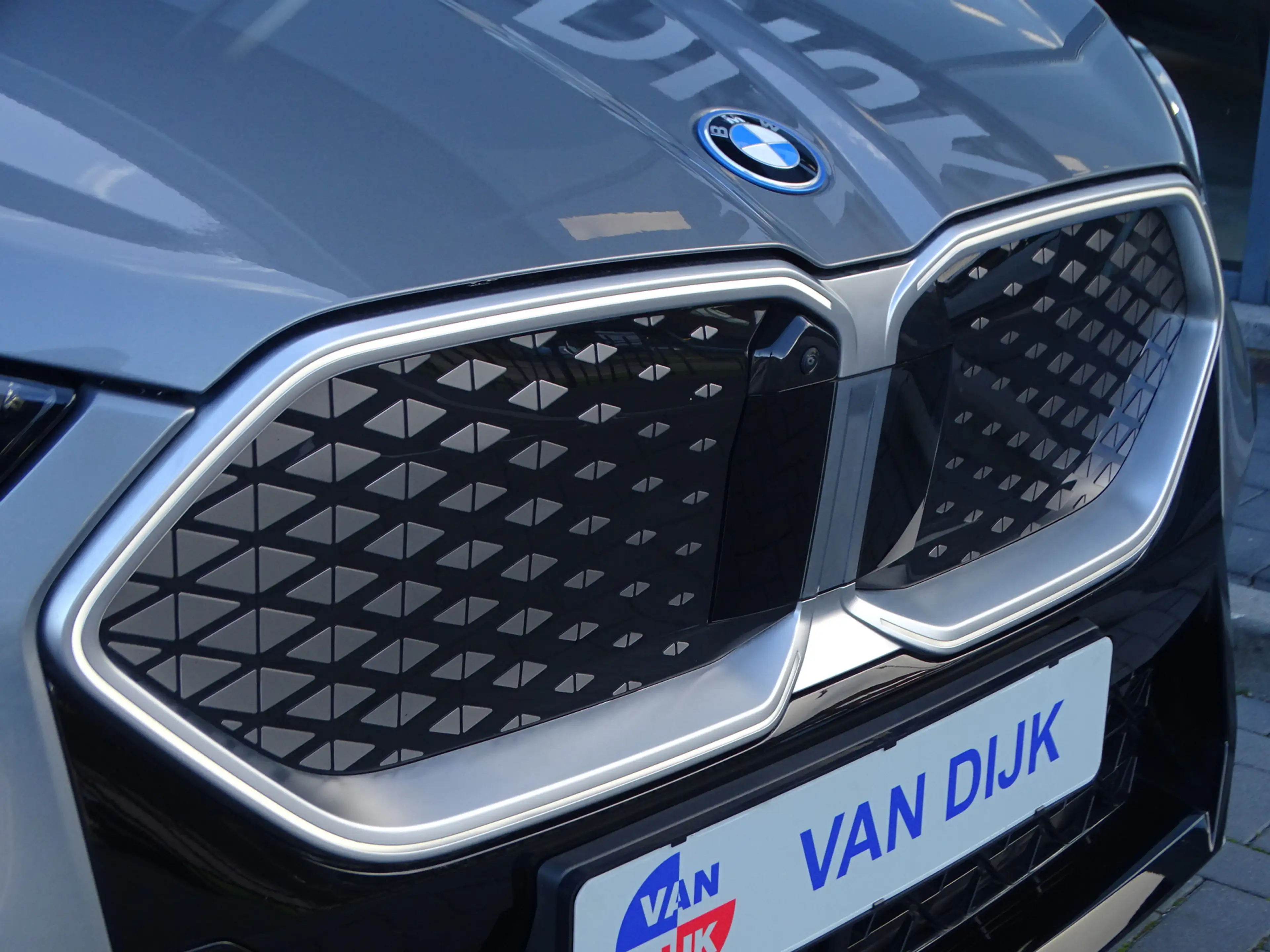 BMW iX2 eDrive20 M Sport Panoramadak Head-Up Harman Kardon — photo 43