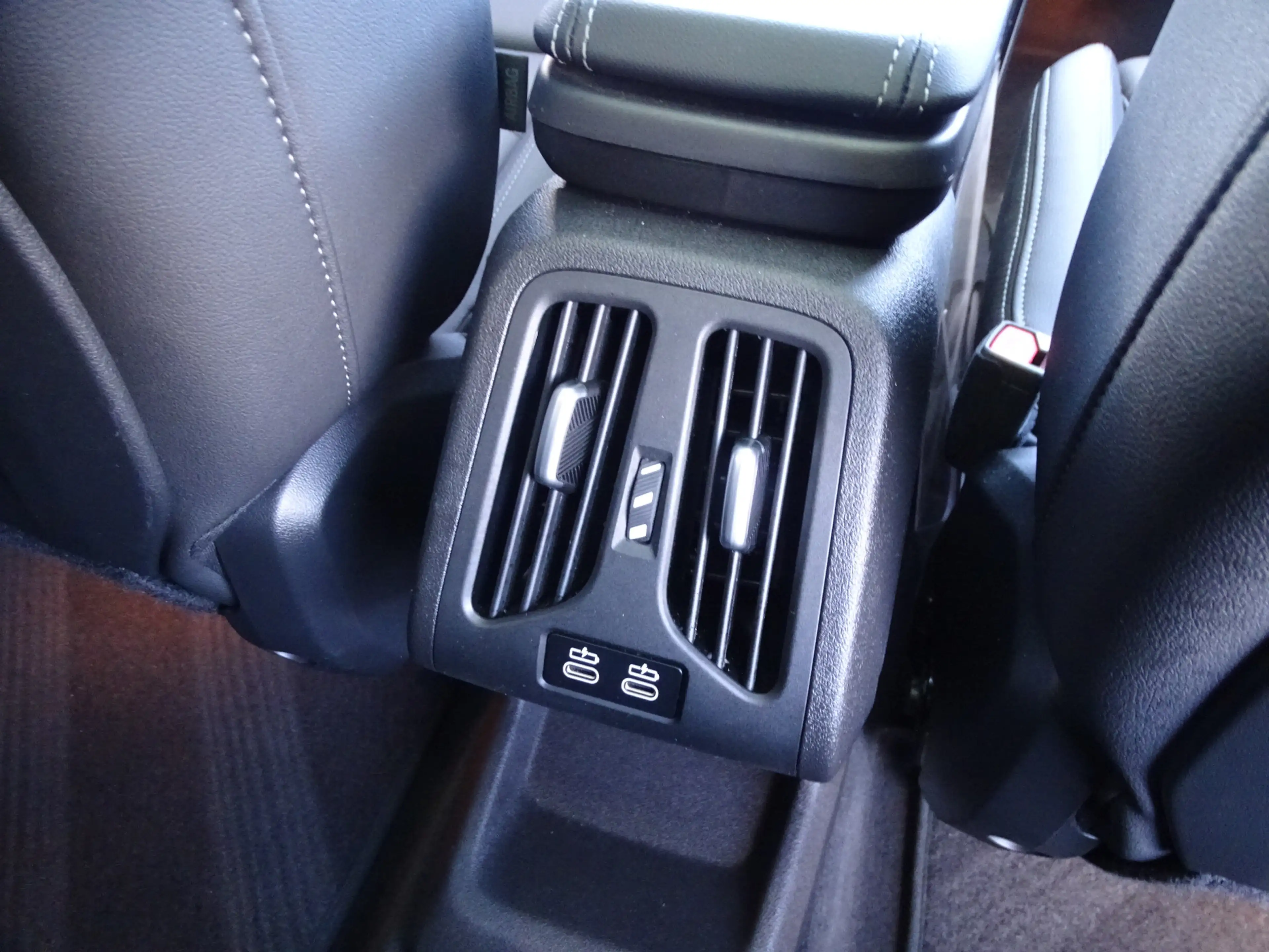 BMW iX2 eDrive20 M Sport Panoramadak Head-Up Harman Kardon — photo 11