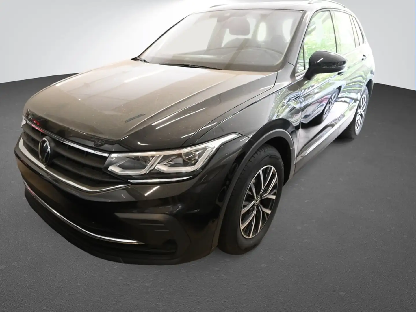 Volkswagen Tiguan 1.5 TSI Automatik Life Schwarz - 1