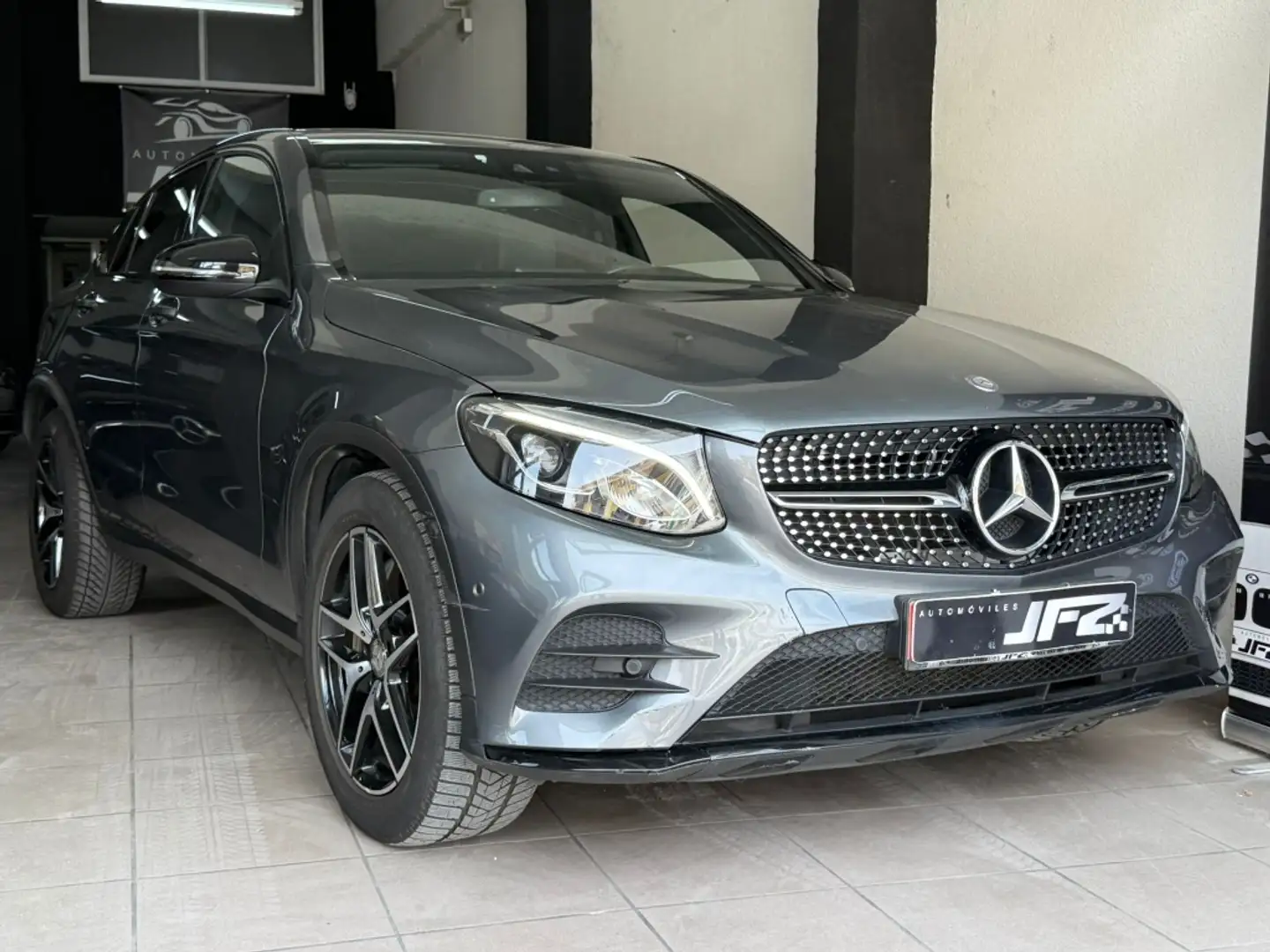Mercedes-Benz GLC 220 Coupé 220d 4Matic Aut. Gris - 2