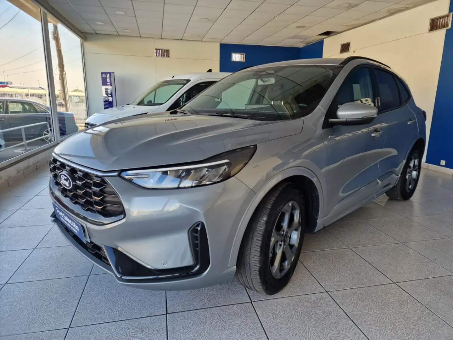 Ford Kuga 2.5 Duratec FHEV ST-Line 4x2 Aut. Gris - 1