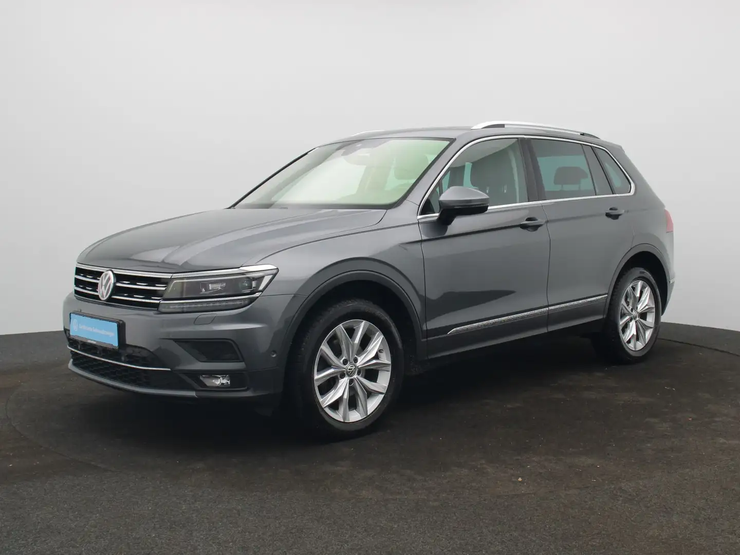 Volkswagen Tiguan Highline 2.0TDI 4M DSG / Pano, Navi, 360° Grau - 2