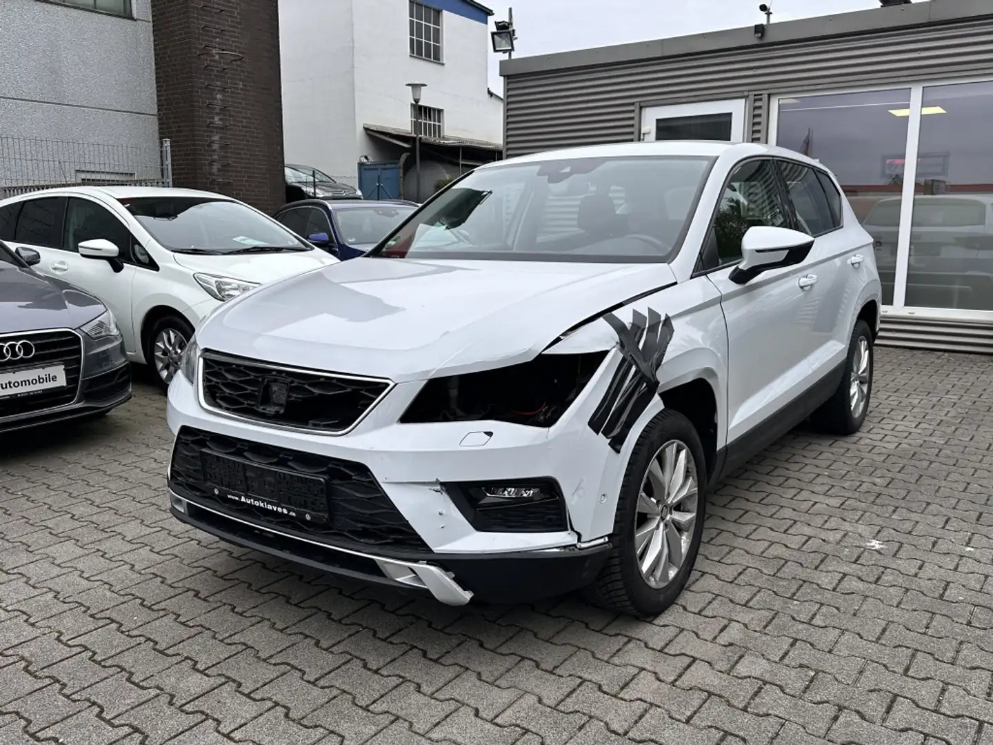 SEAT Ateca 1.6 TDI Style DSG !! Unfall !! - 1