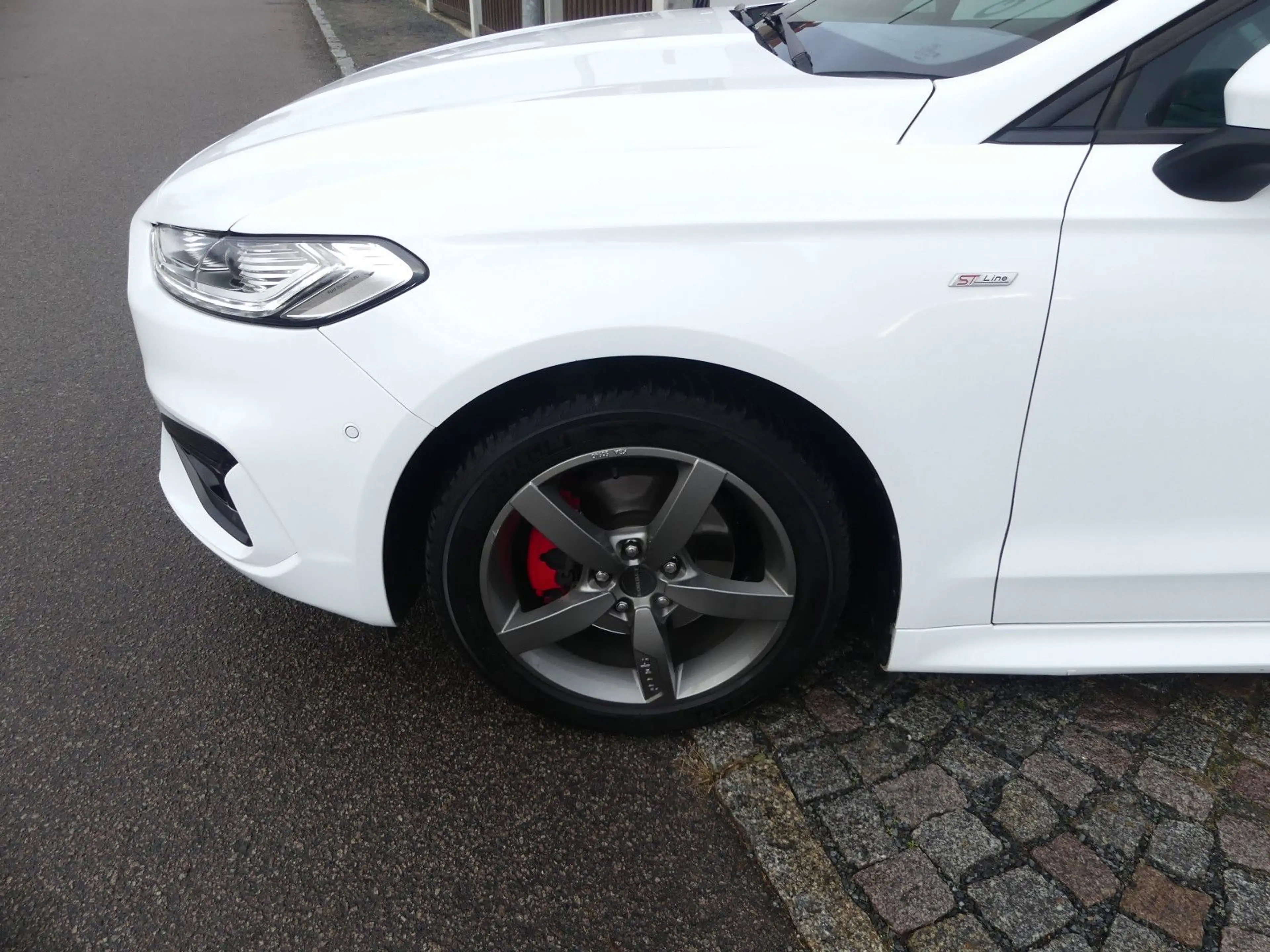 Ford Mondeo Turnier ST-Line — photo 14