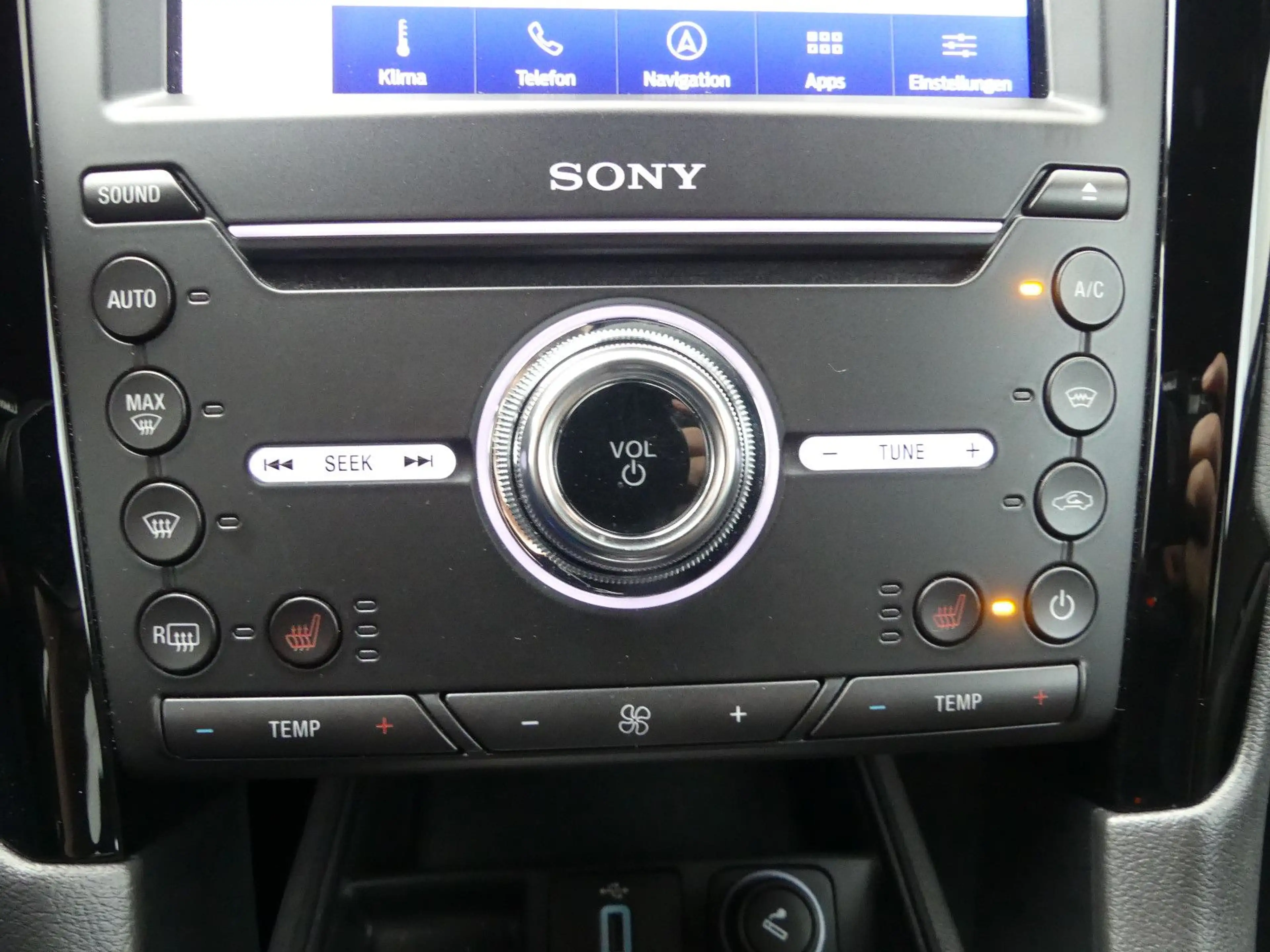 Ford Mondeo Turnier ST-Line — photo 15