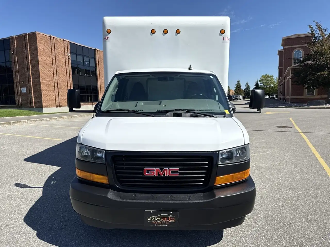 GMC Savana снимка GMC Savana