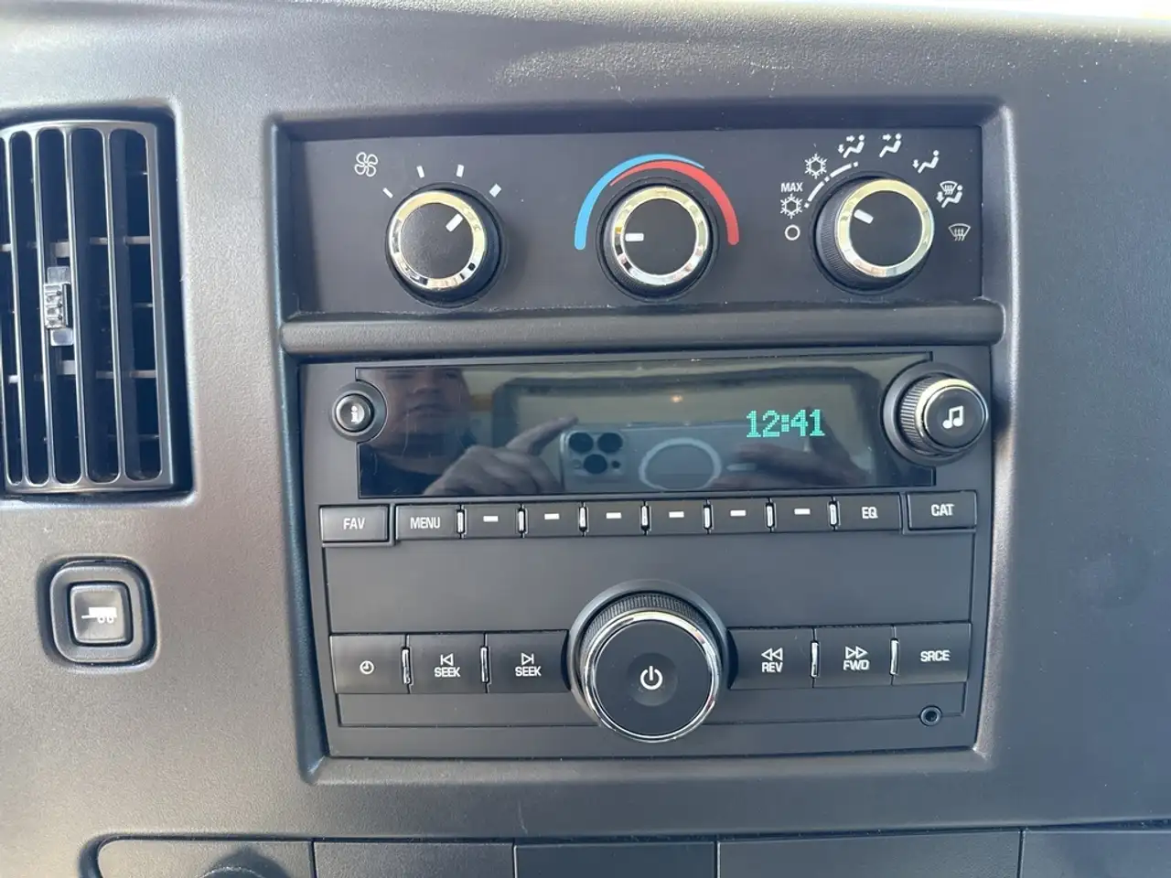 GMC Savana снимка GMC Savana