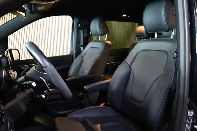Mercedes-Benz V-Class view 10