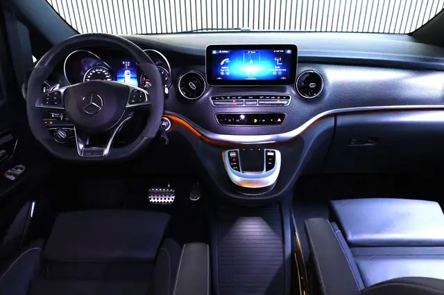 Mercedes-Benz V-Class view 2