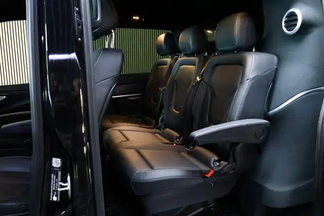 Mercedes-Benz V-Class view 9