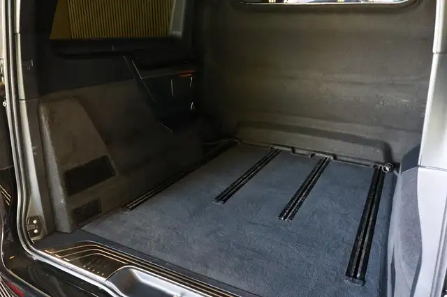 Mercedes-Benz V-Class view 12