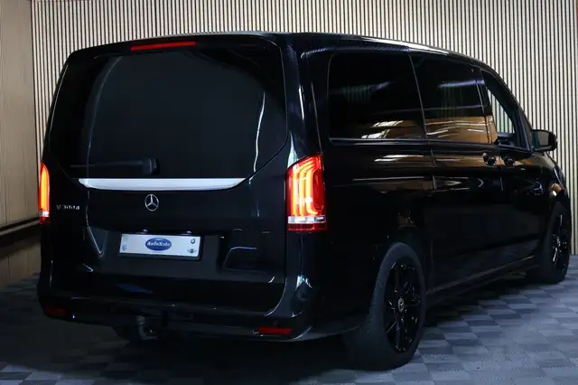 Mercedes-Benz V-Class view 3