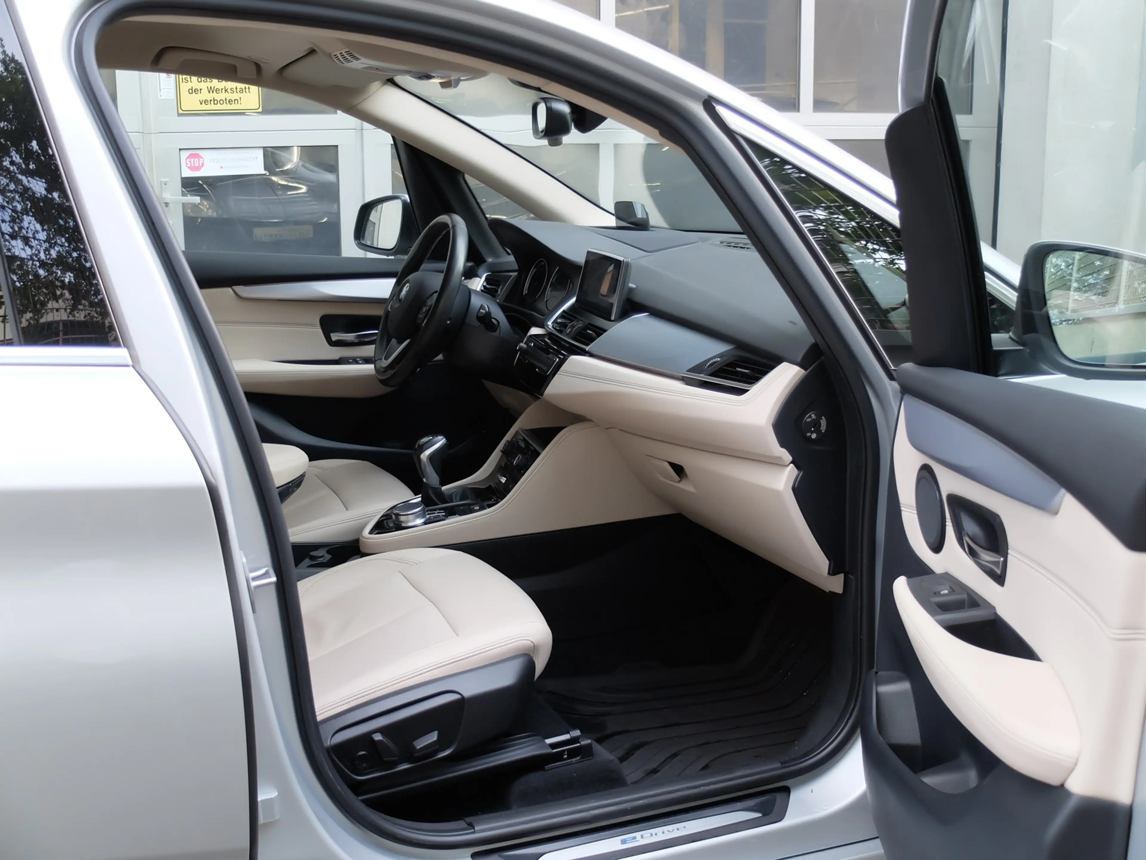 BMW 225 xe Luxury Line aus 1.Hand — photo 14
