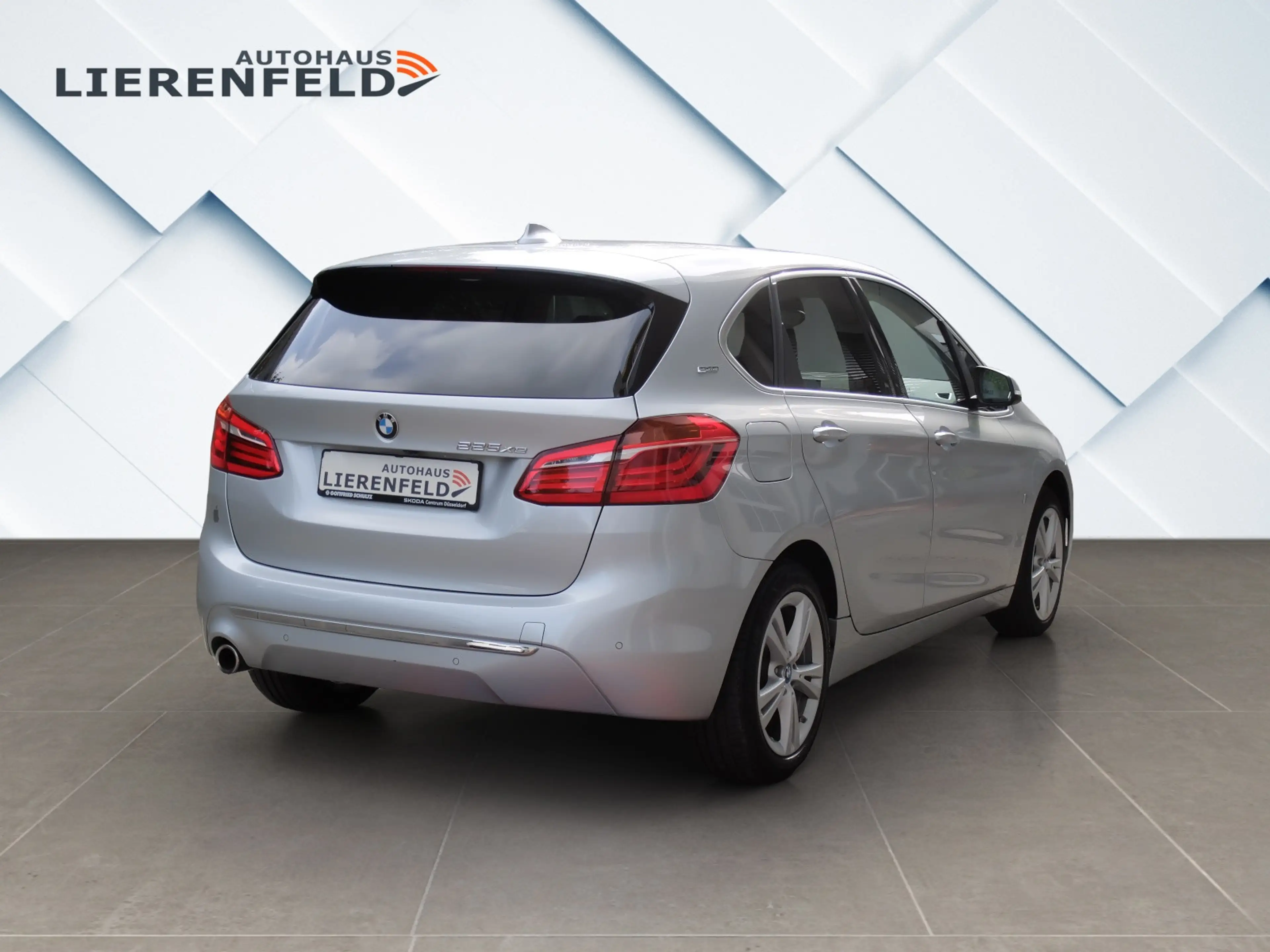 BMW 225 xe Luxury Line aus 1.Hand — photo 5