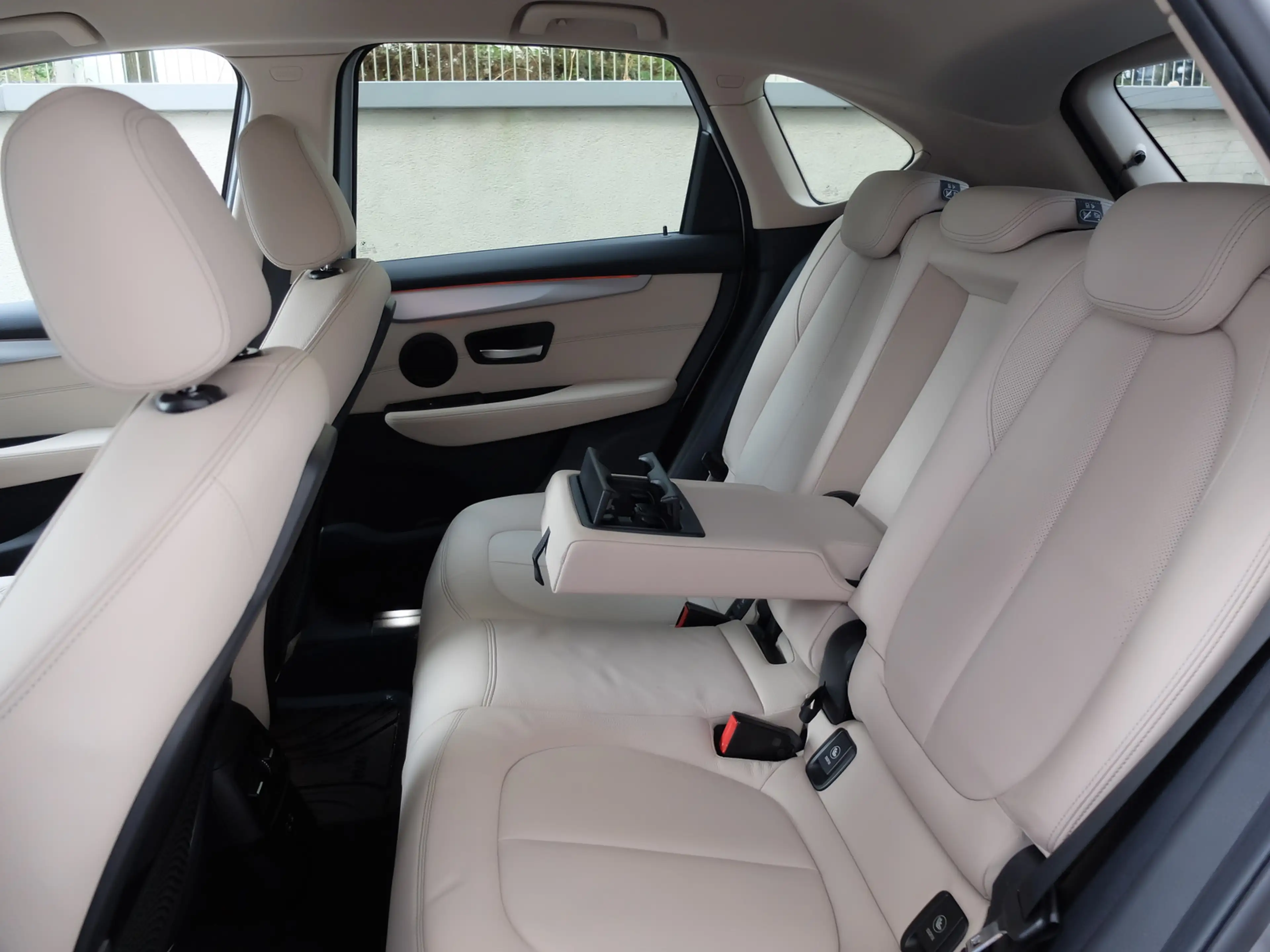 BMW 225 xe Luxury Line aus 1.Hand — photo 13